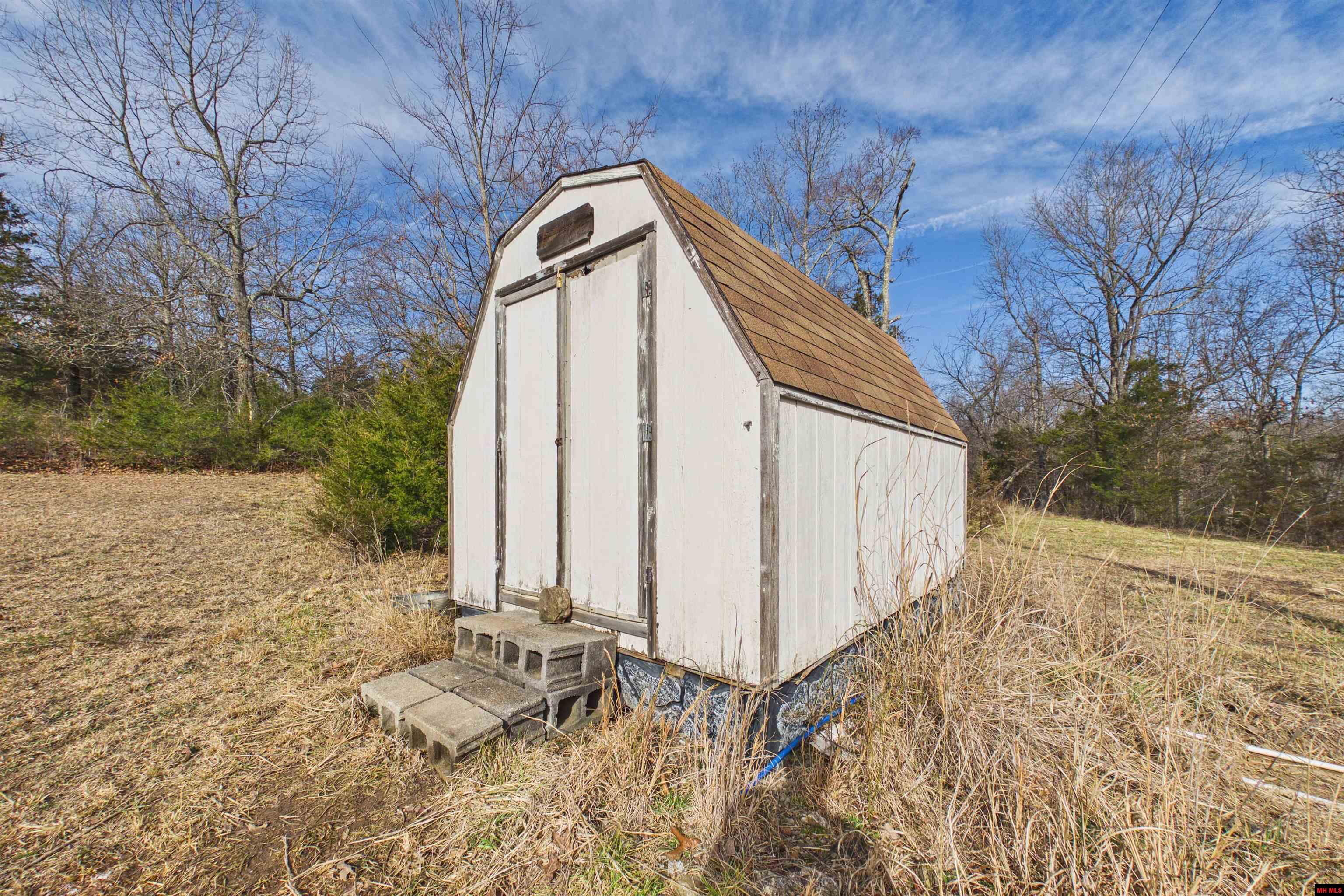 325 CR 787 Clarkridge, AR