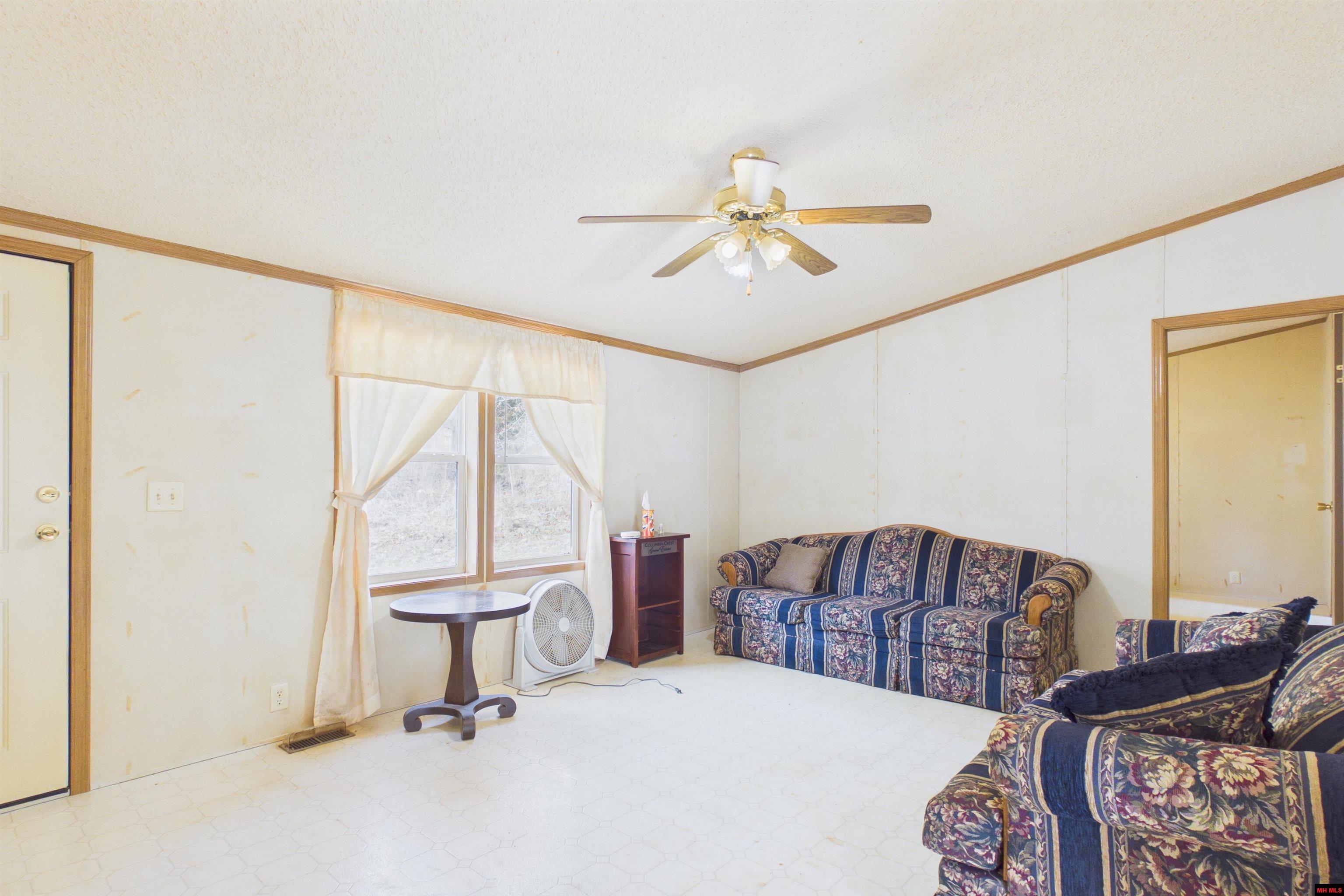 325 CR 787 Clarkridge, AR