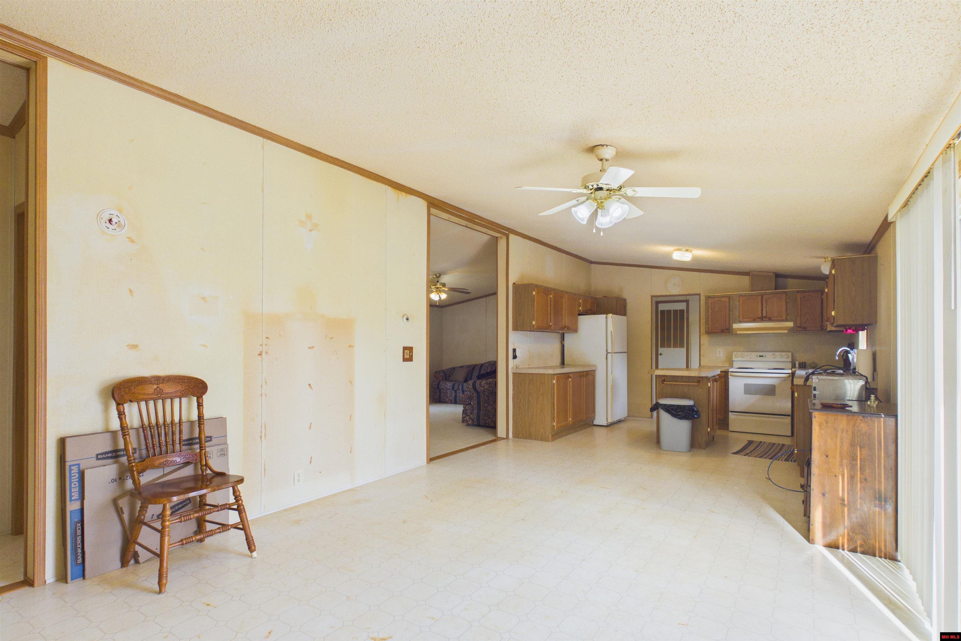 325 CR 787 Clarkridge, AR