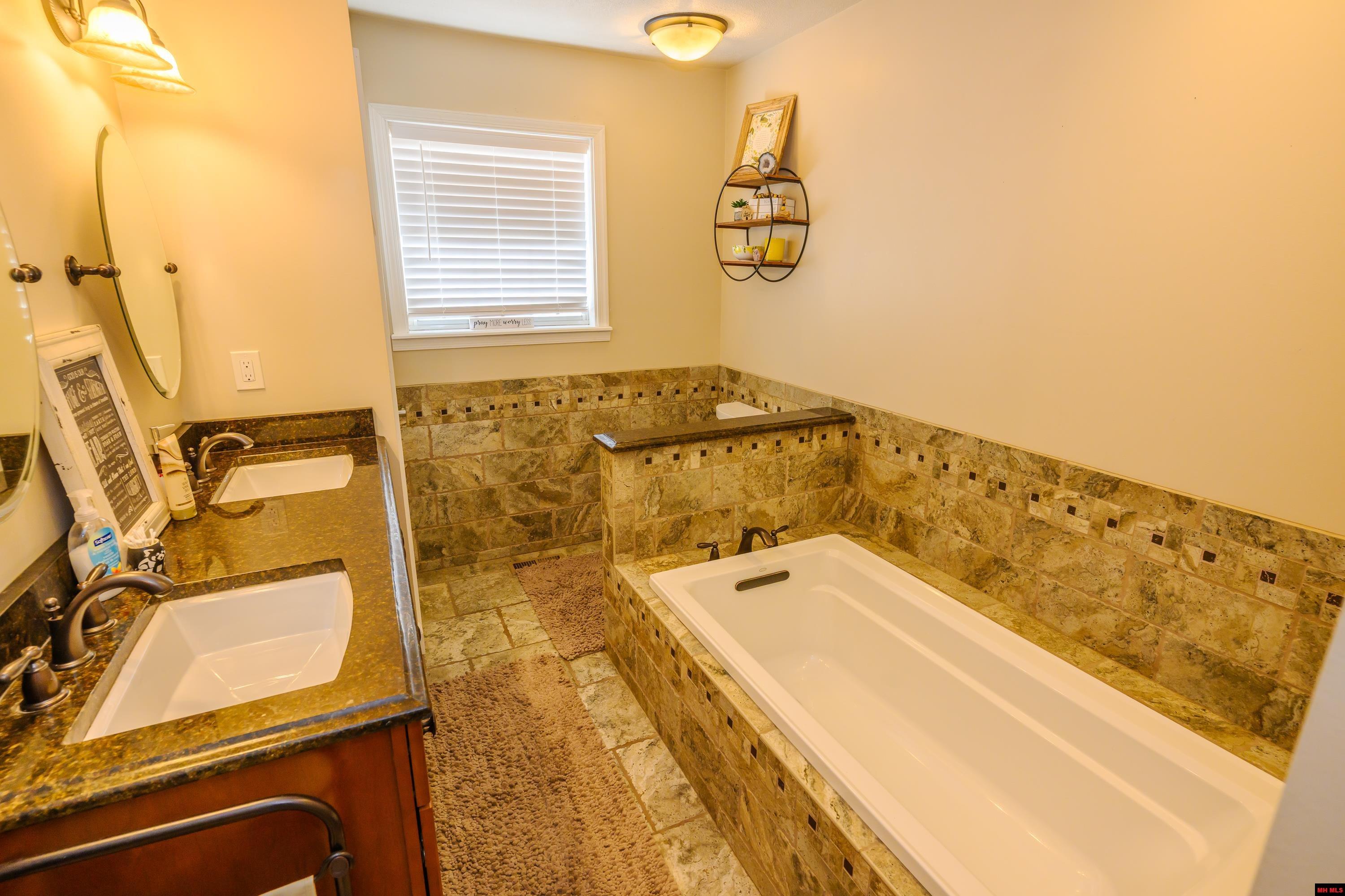 713 BAXTER AVENUE Mountain Home, AR