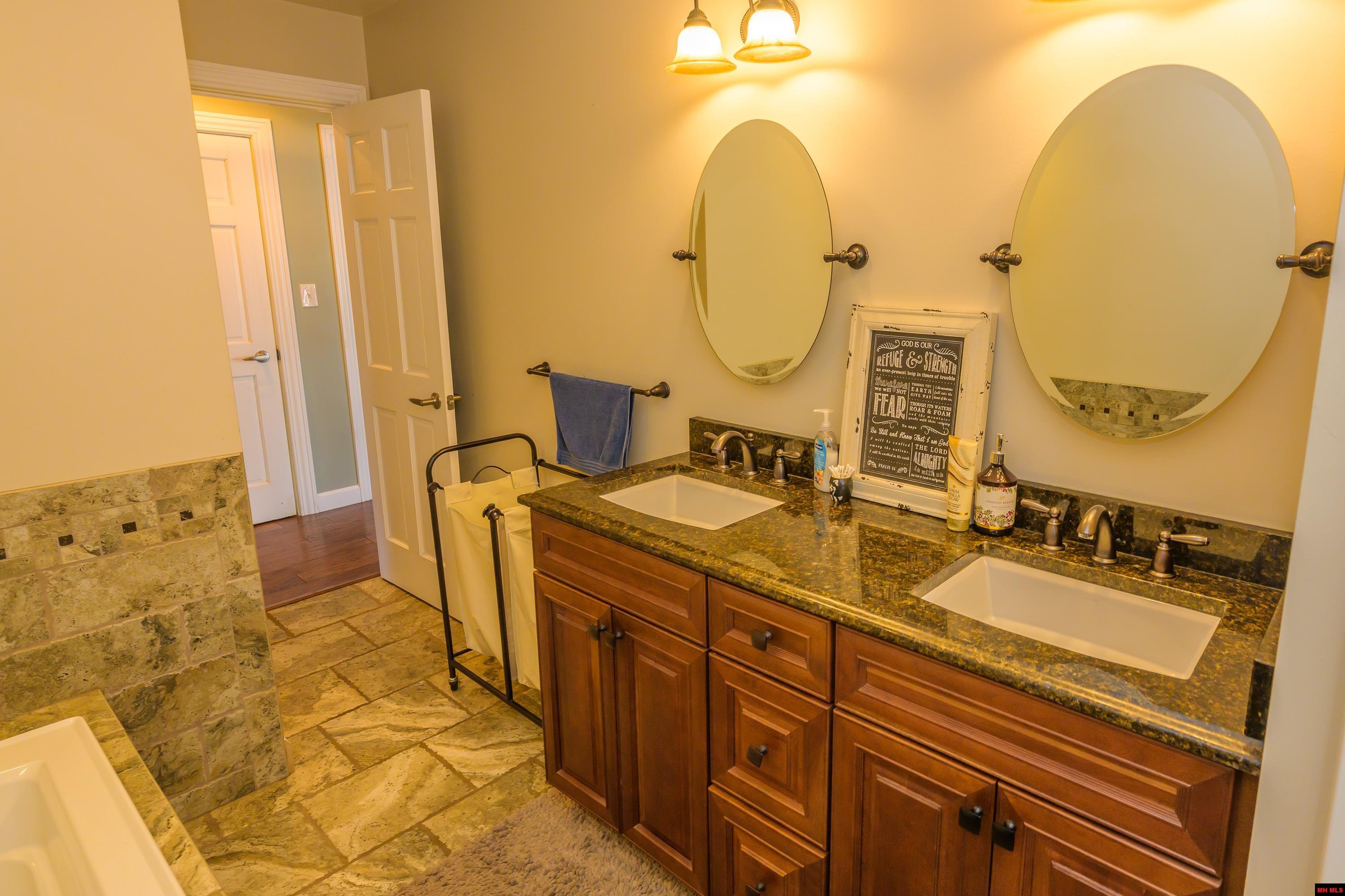 713 BAXTER AVENUE Mountain Home, AR