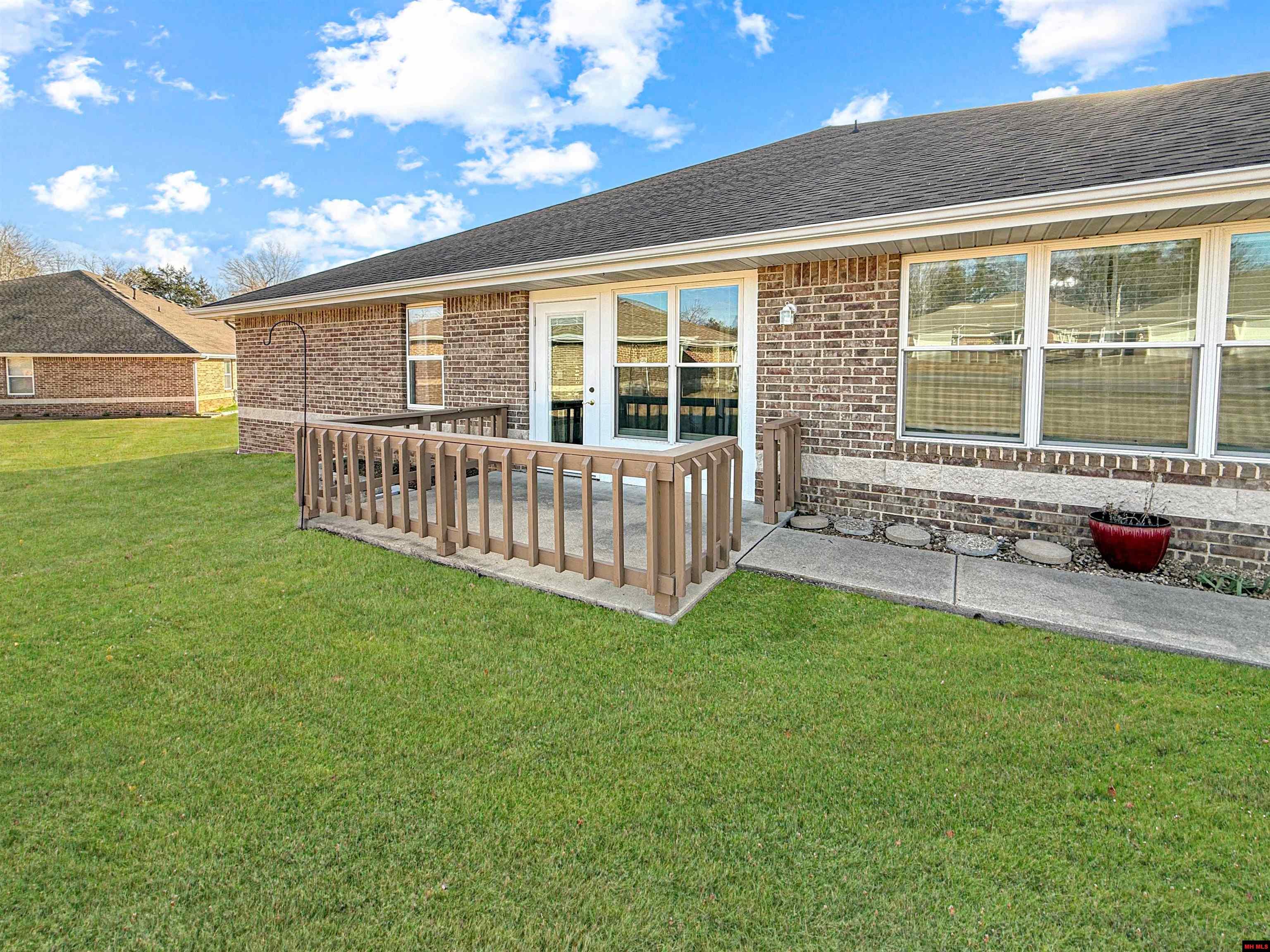 1526 Meadowhill Drive