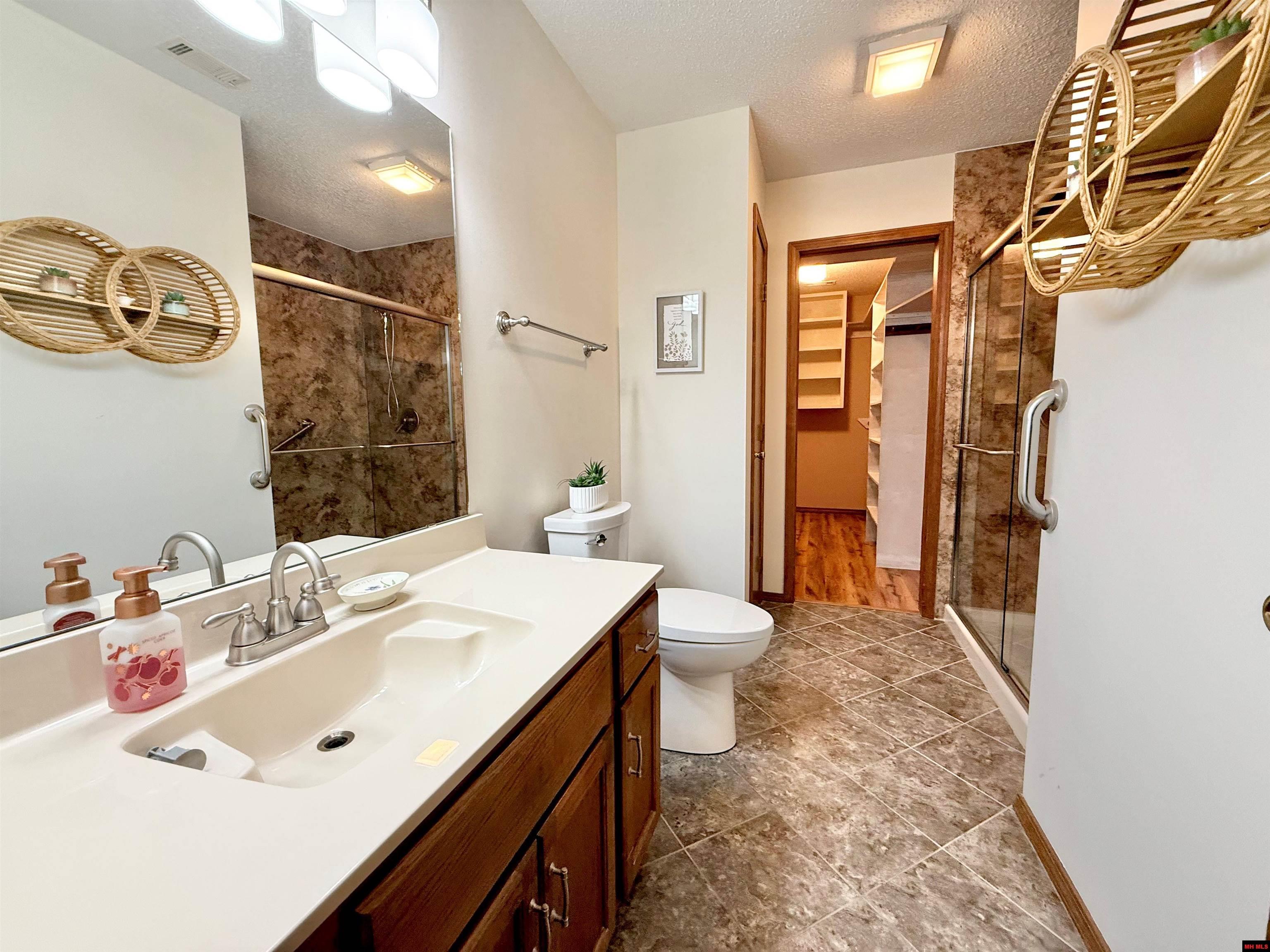 1526 Meadowhill Drive