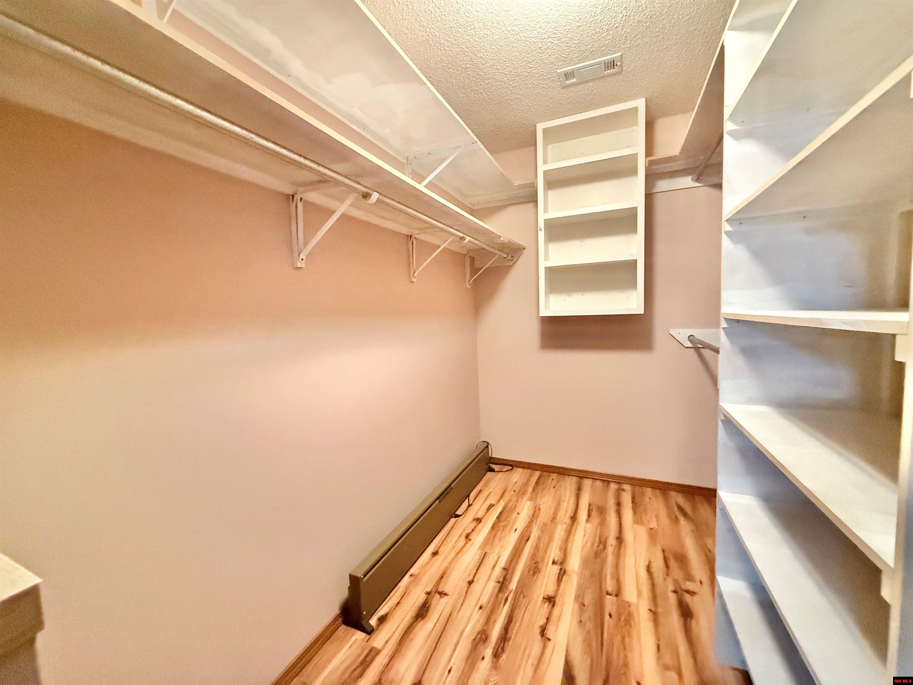 1526 Meadowhill Drive