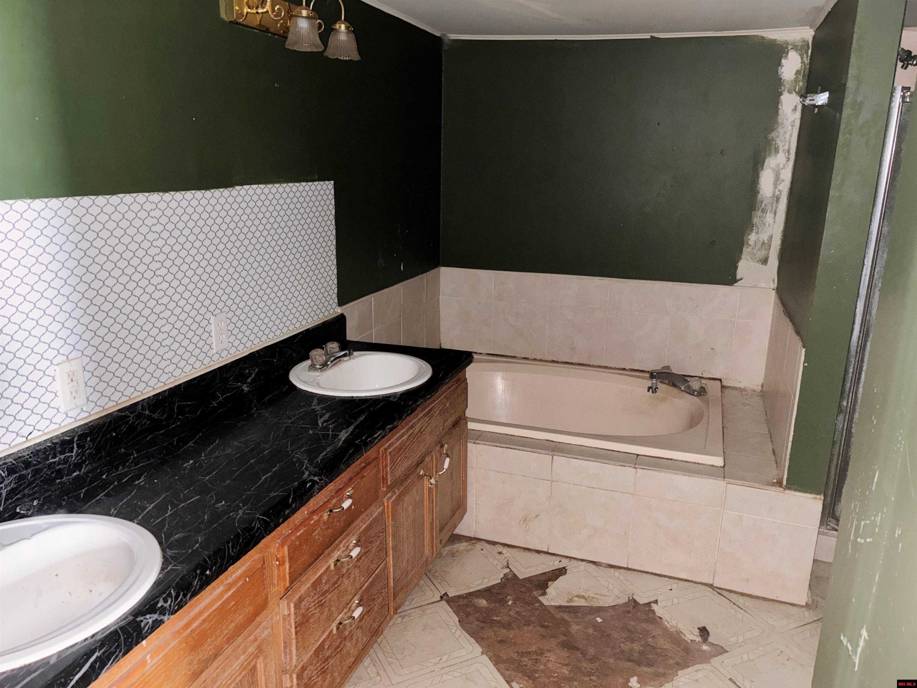 1030 BETHEL AVENUE Mammoth Spring, AR