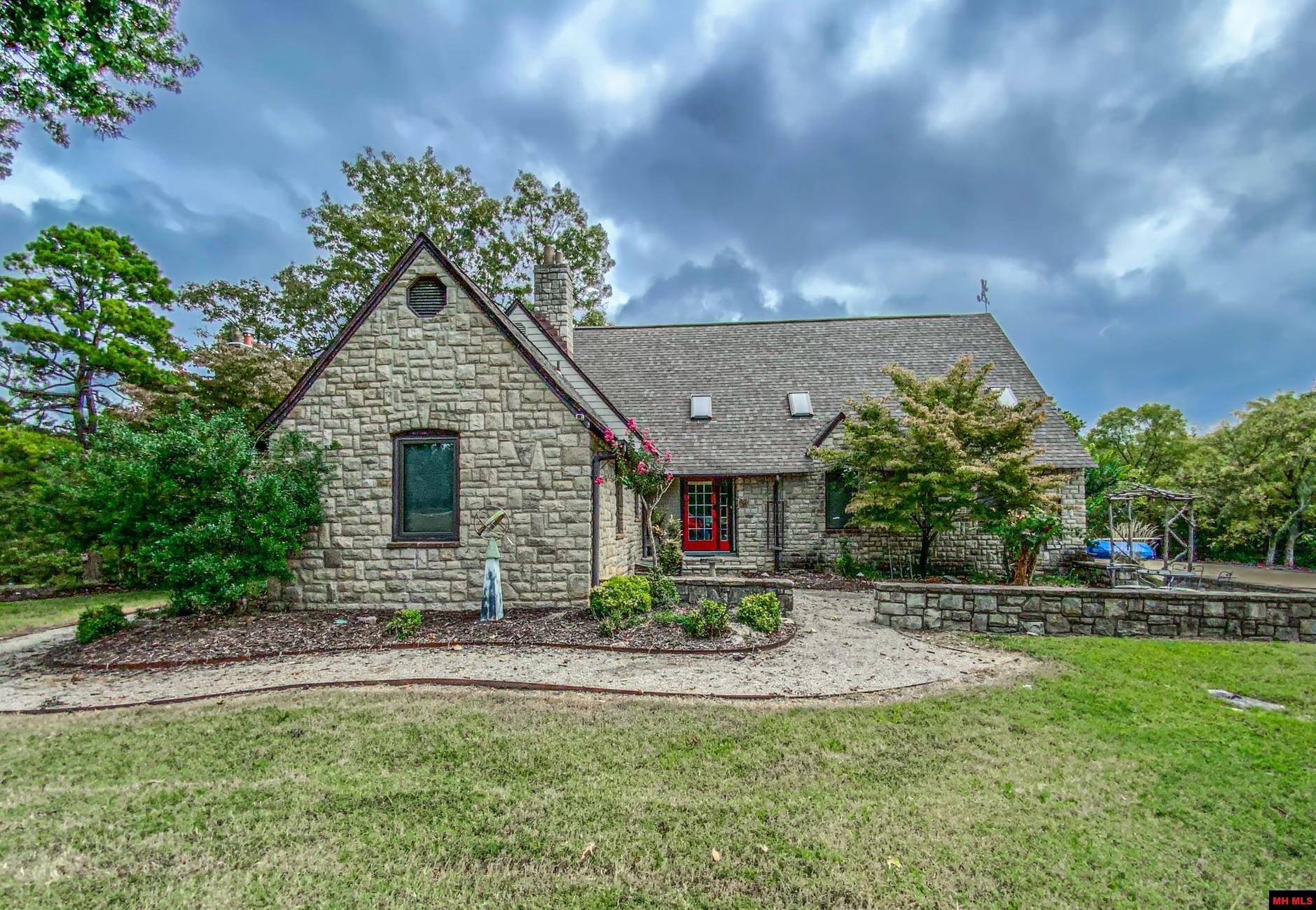 1046 Slick Rock Road