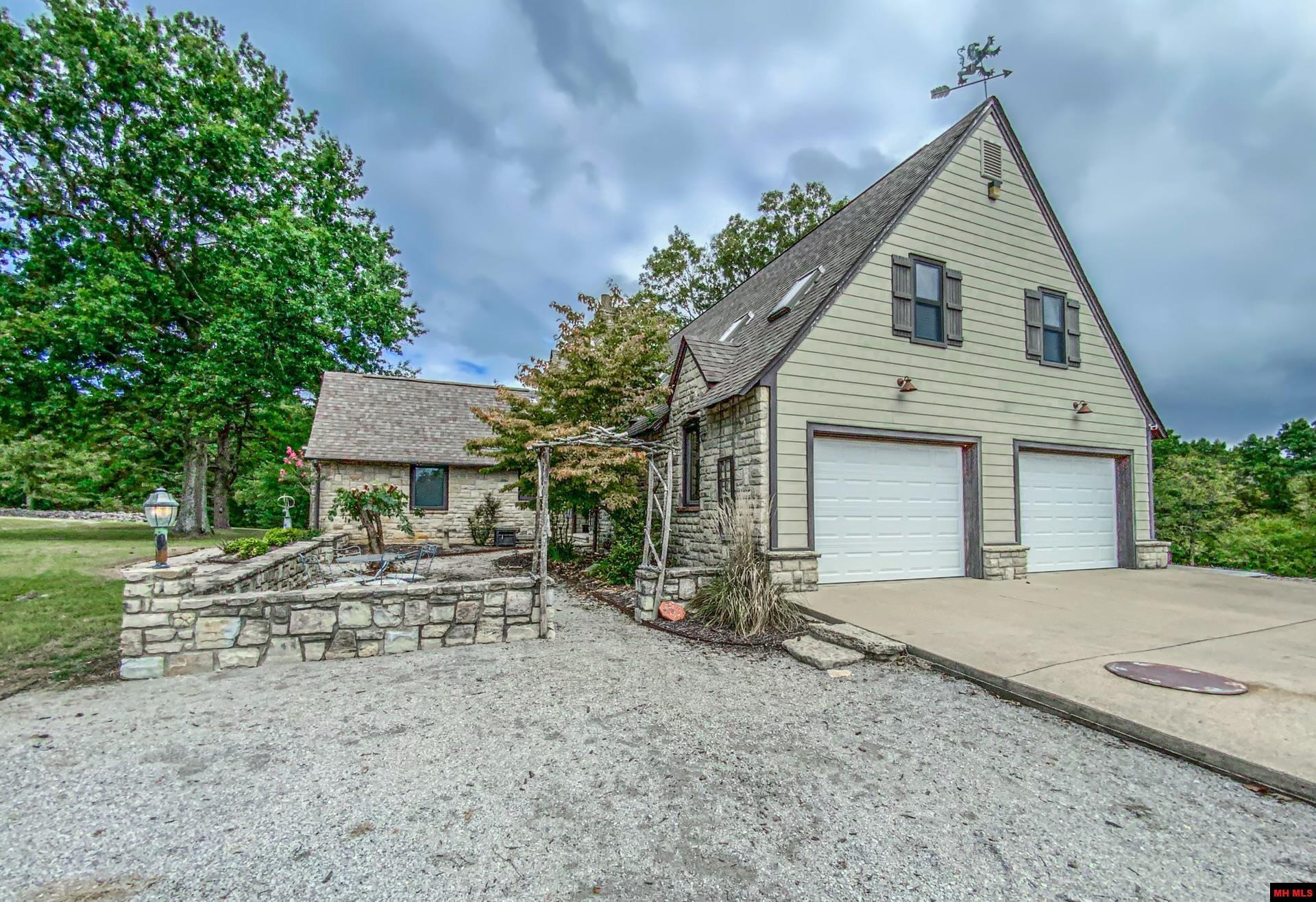 1046 Slick Rock Road