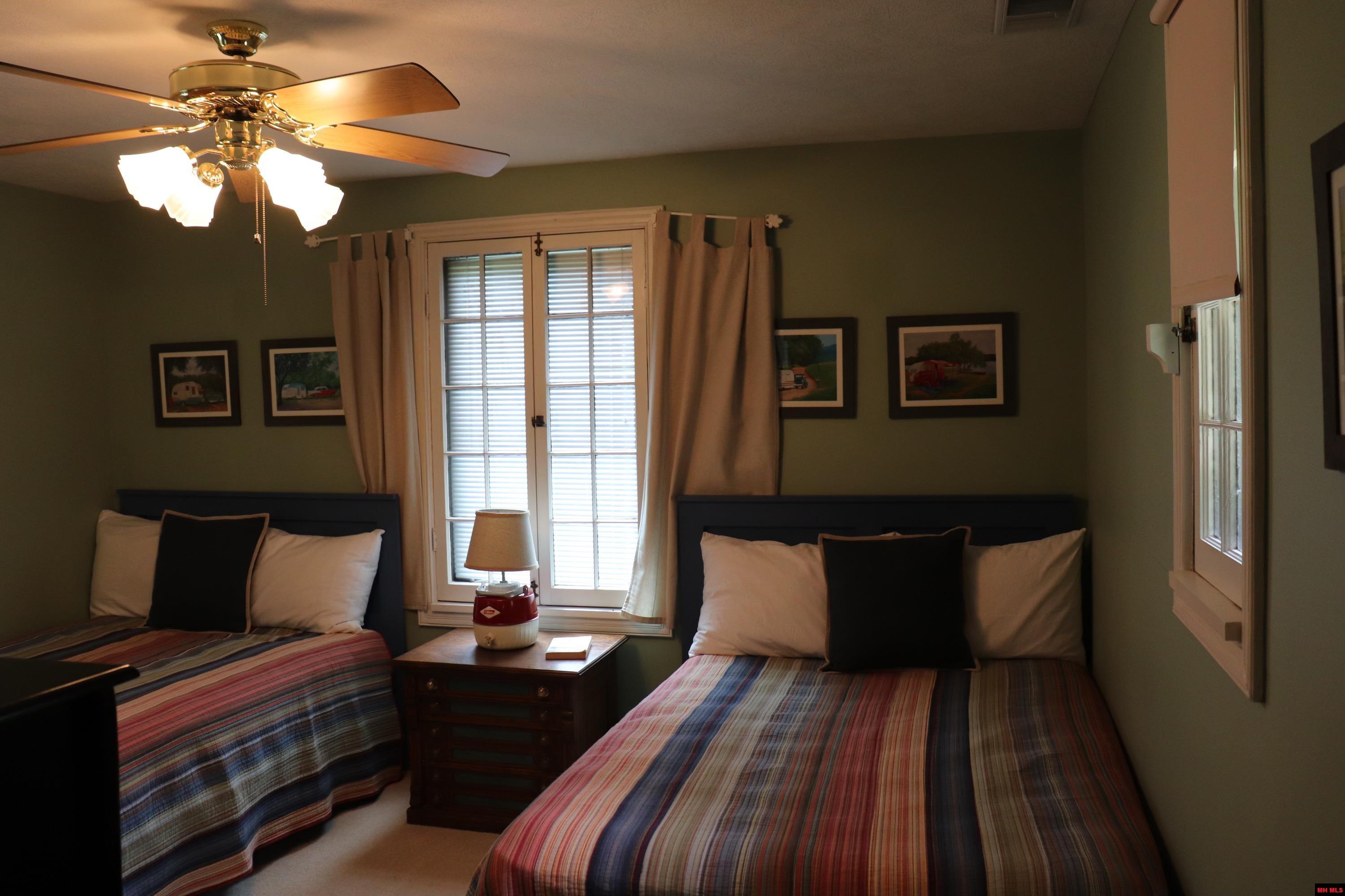 1046 Slick Rock Road