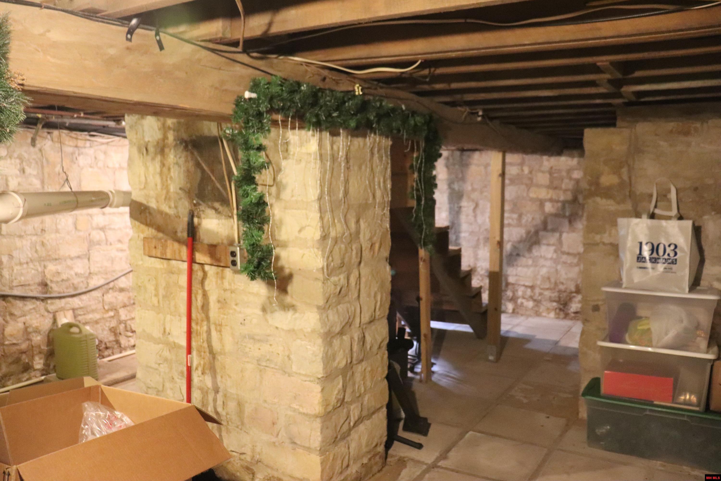 1046 Slick Rock Road