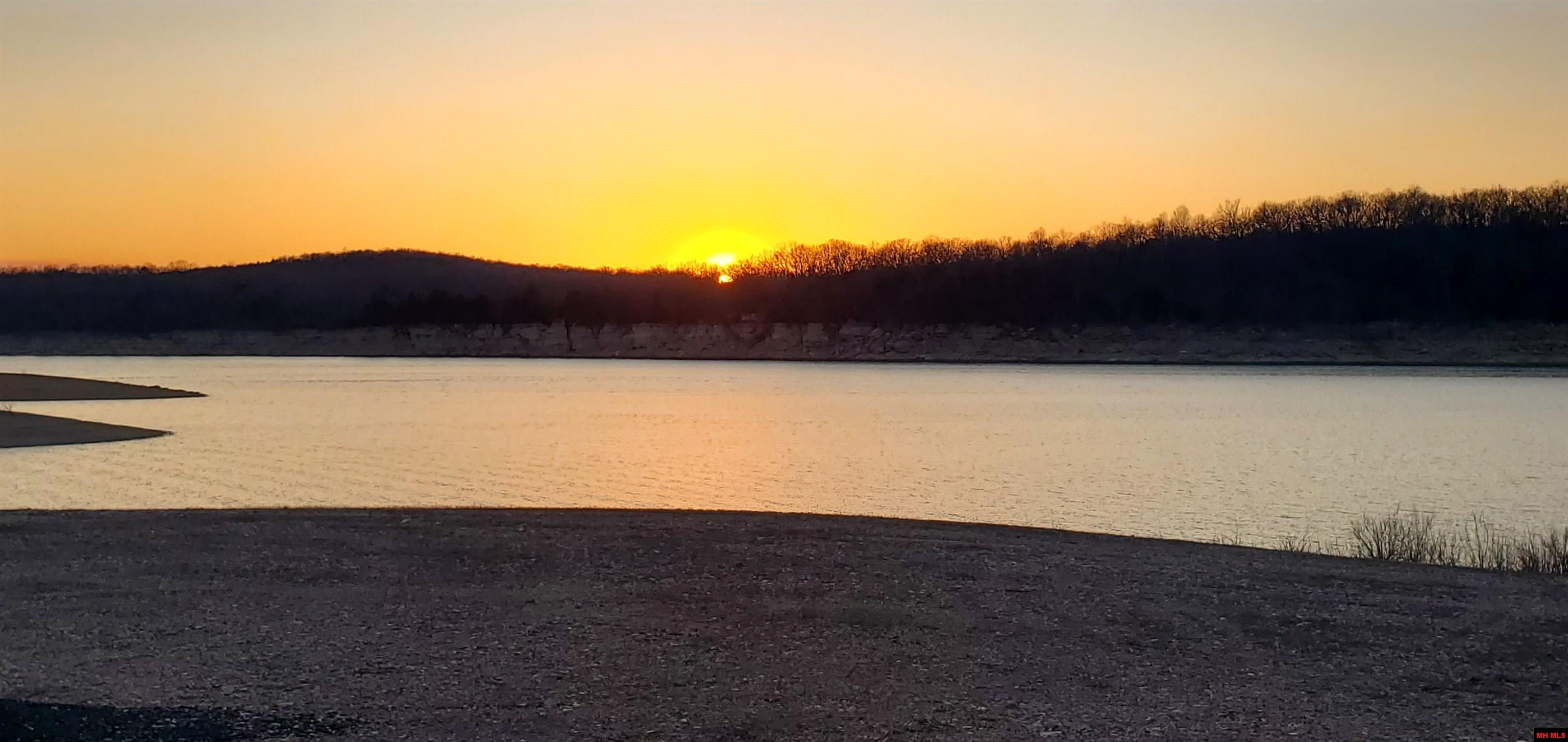 775-01003-000 W Larchwood