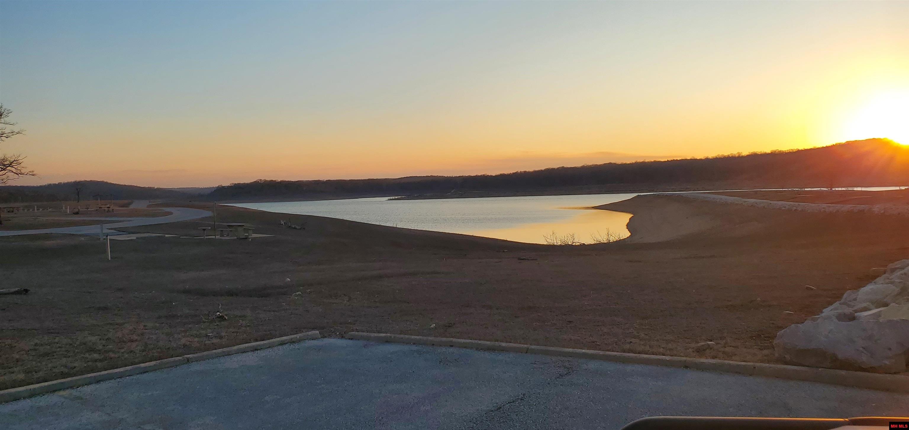 775-01003-000 W Larchwood