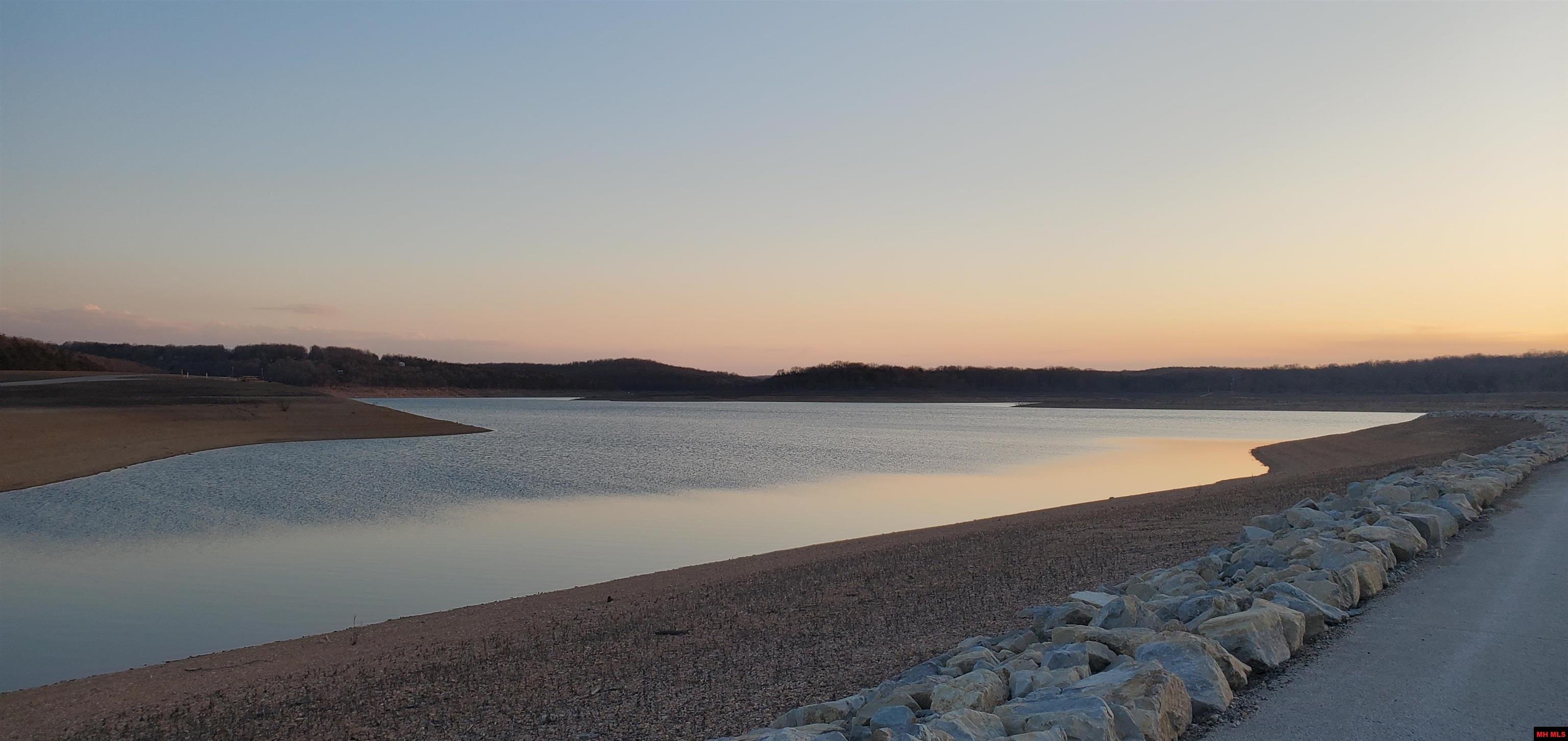 775-01003-000 W Larchwood