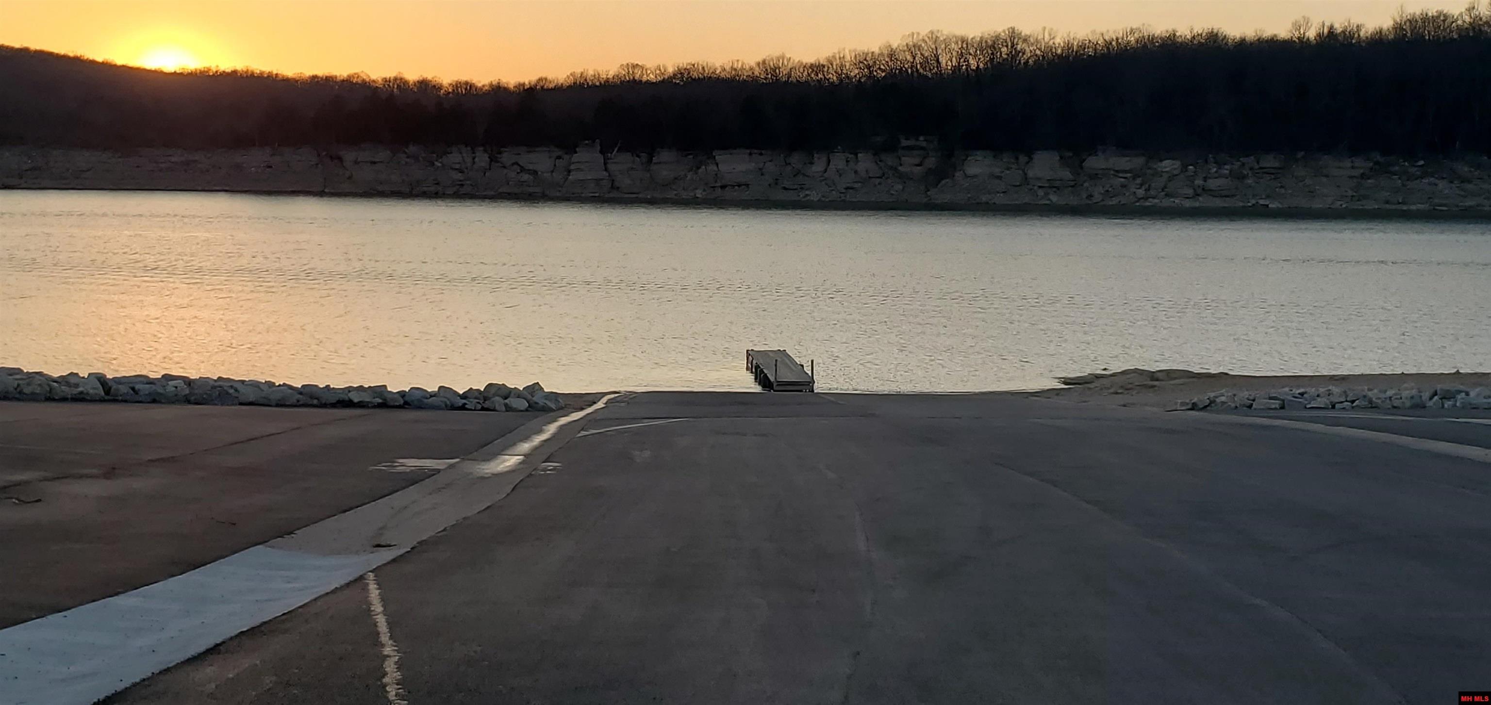 775-01003-000 W Larchwood