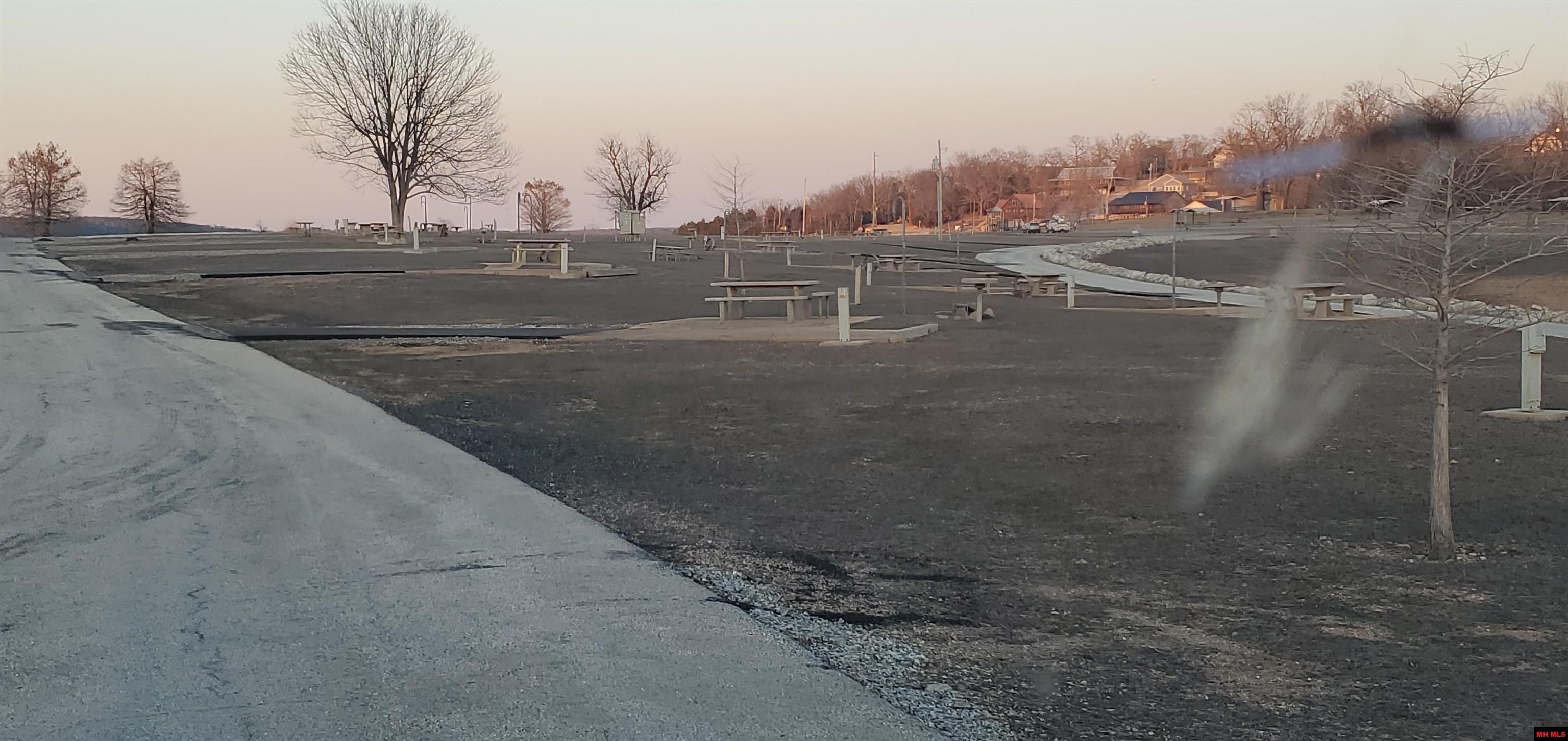 775-01003-000 W Larchwood