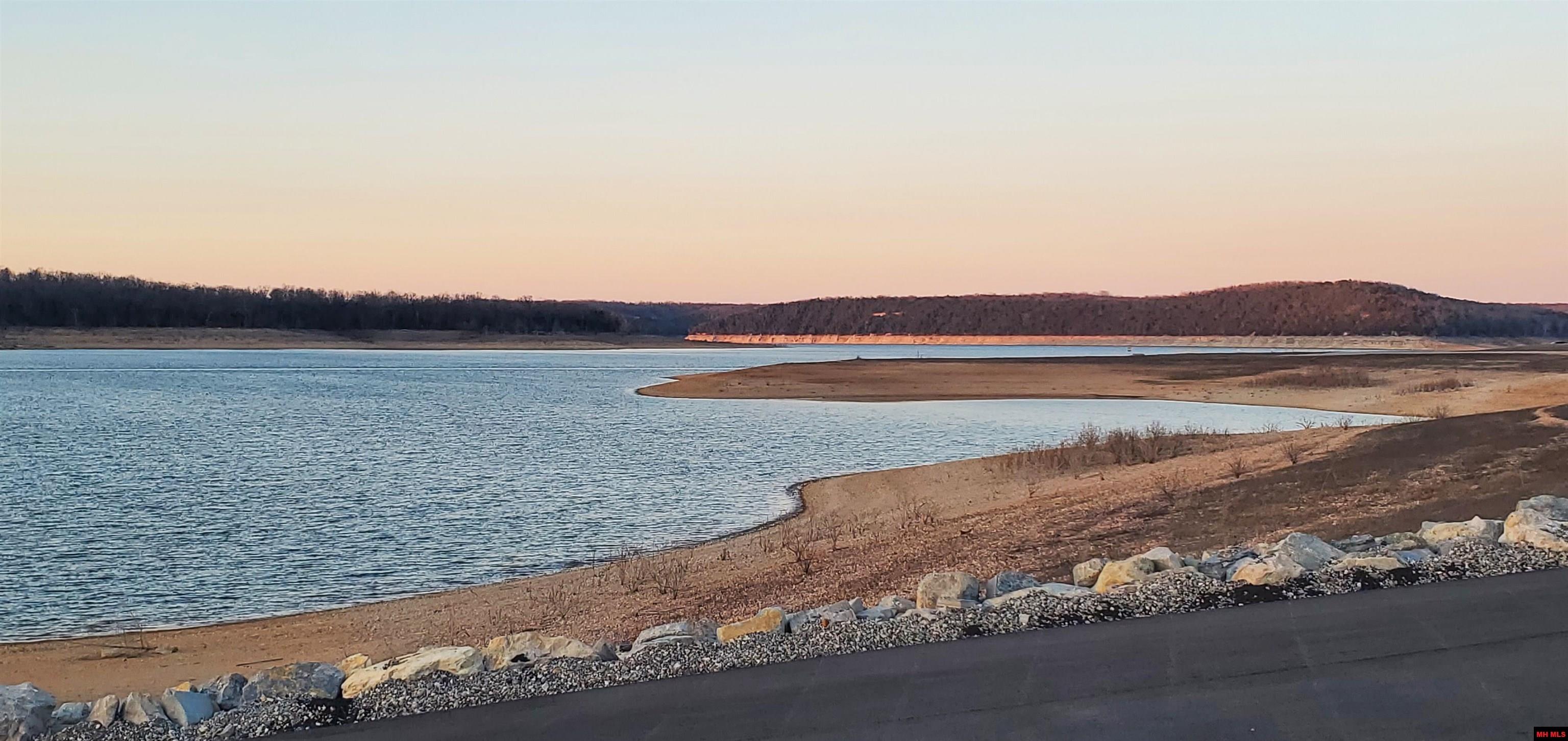 775-01003-000 W Larchwood