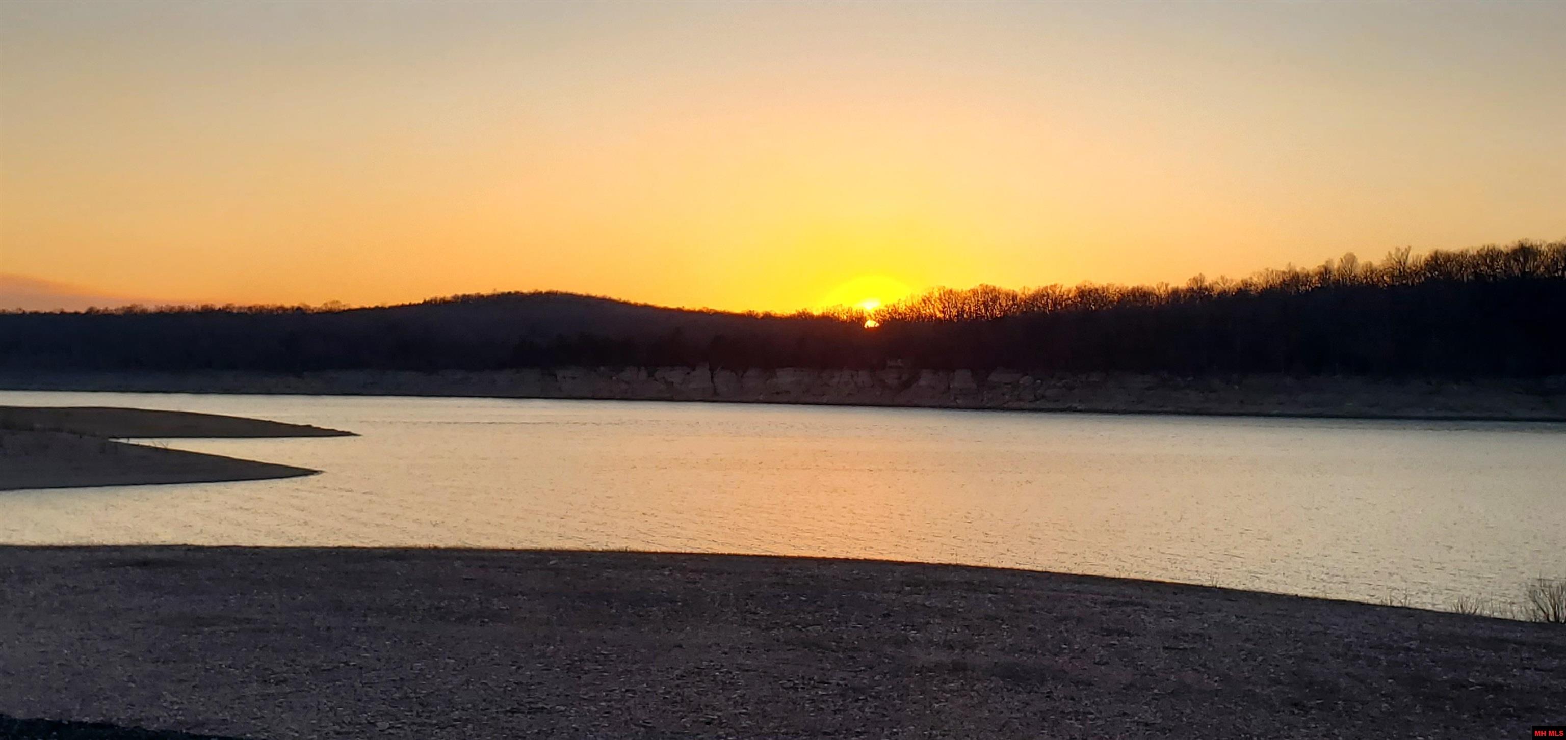 775-01003-000 W Larchwood