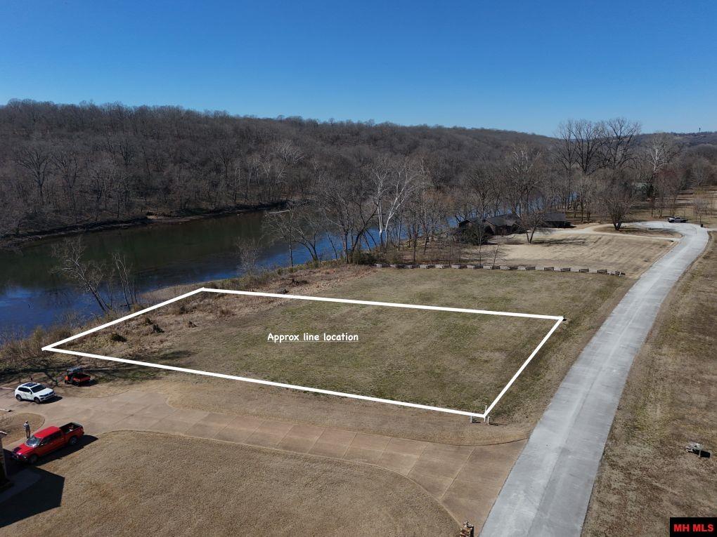 002-11147-025 Grassy Drive