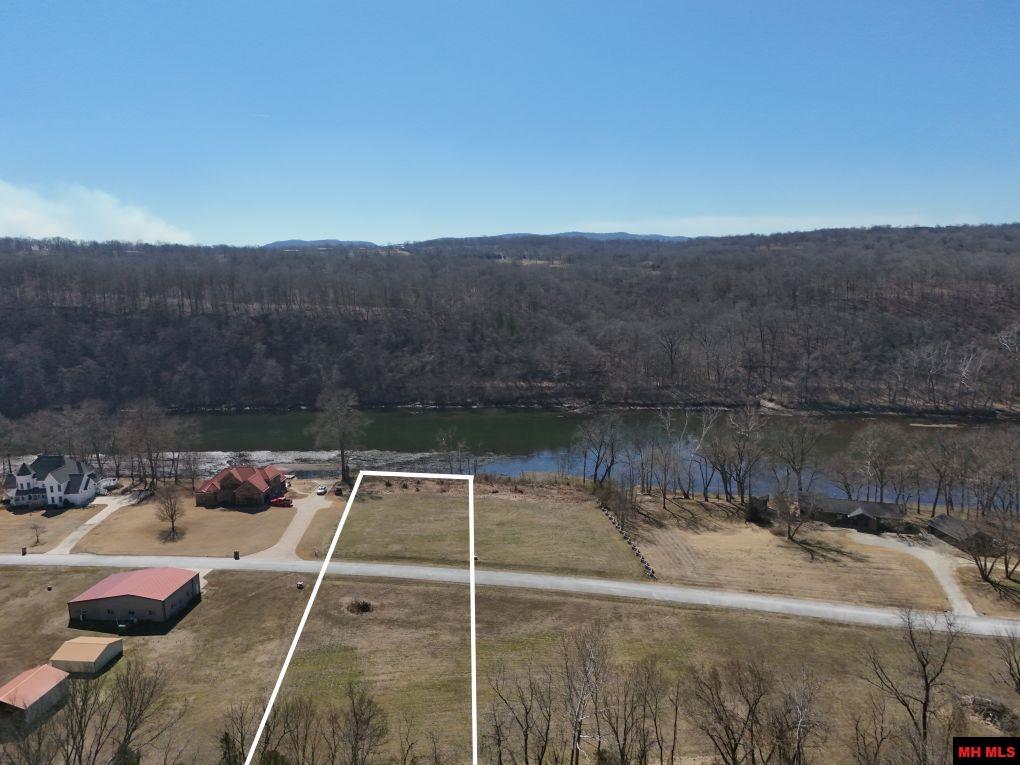 002-11147-025 Grassy Drive