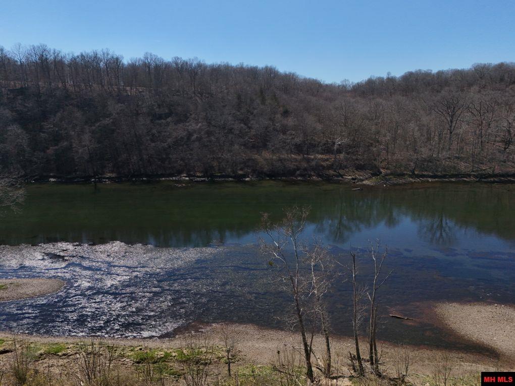 002-11147-025 Grassy Drive