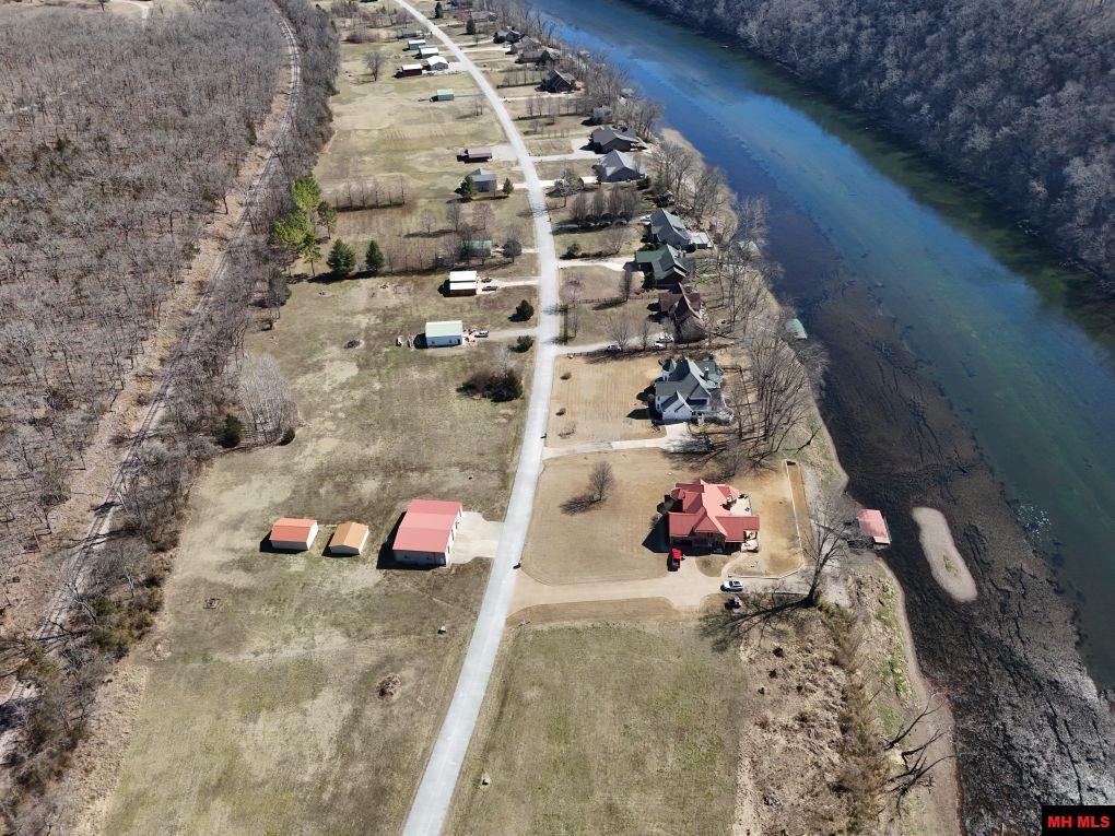 002-11147-025 Grassy Drive