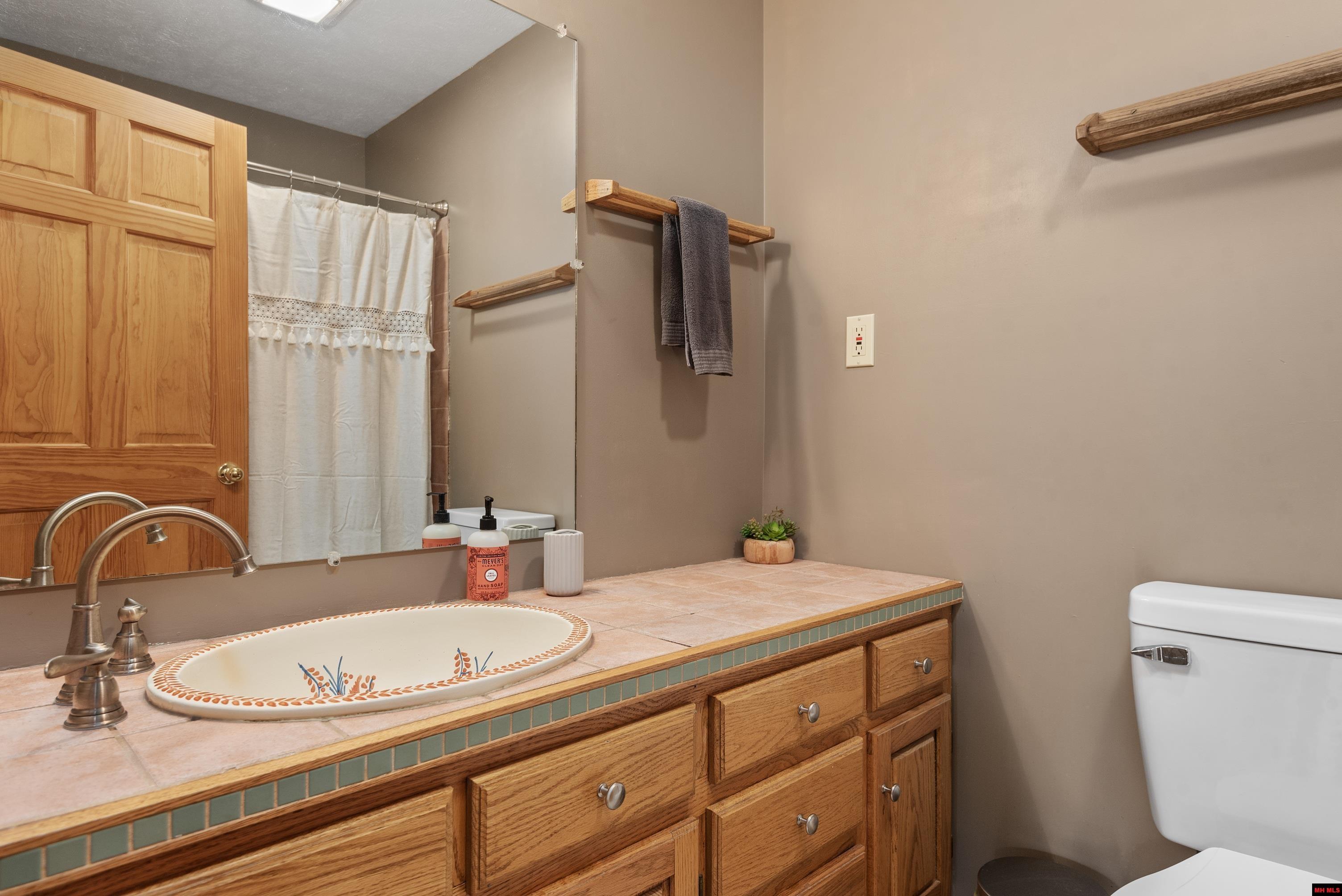 1275 Riverview Drive