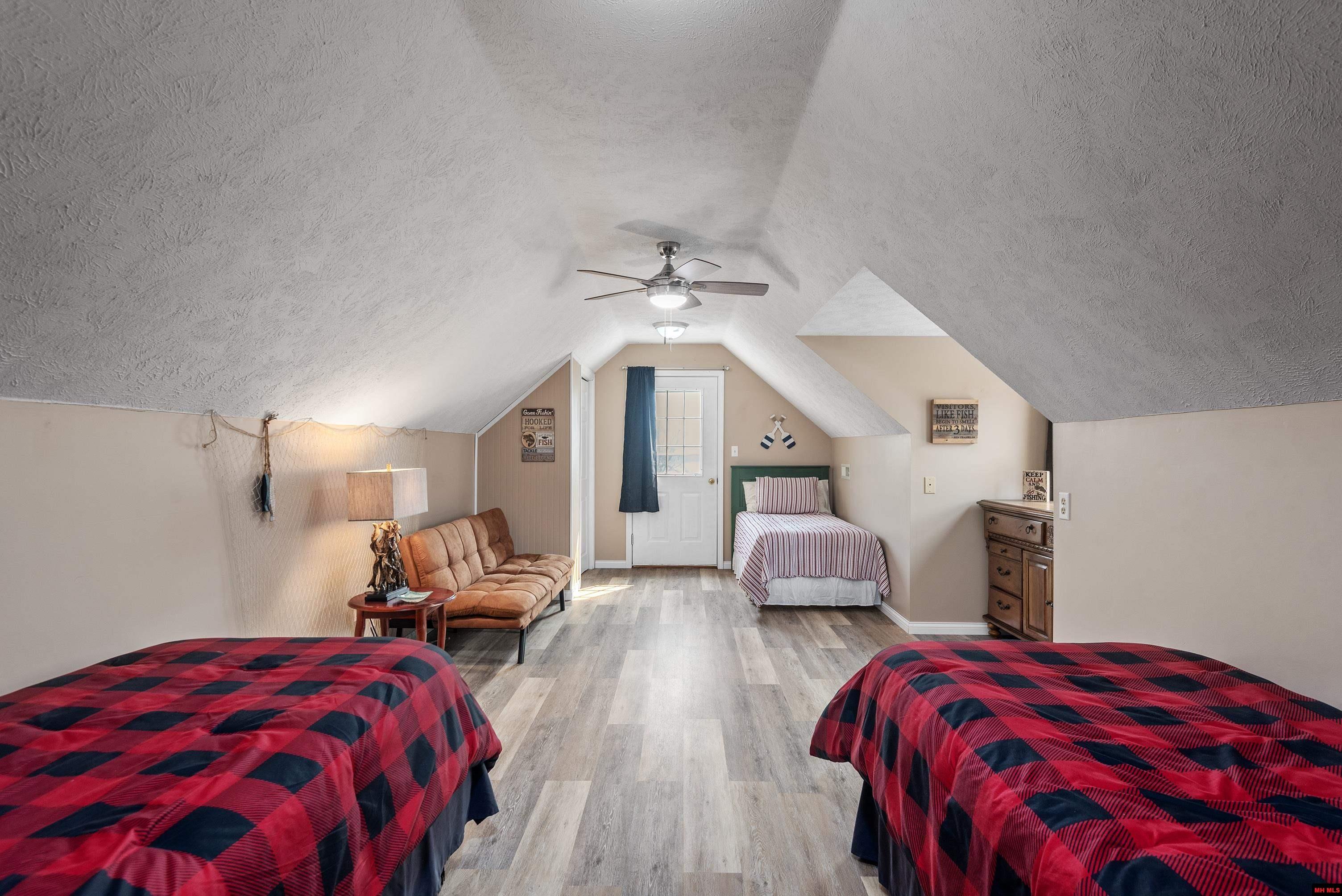 1275 Riverview Drive