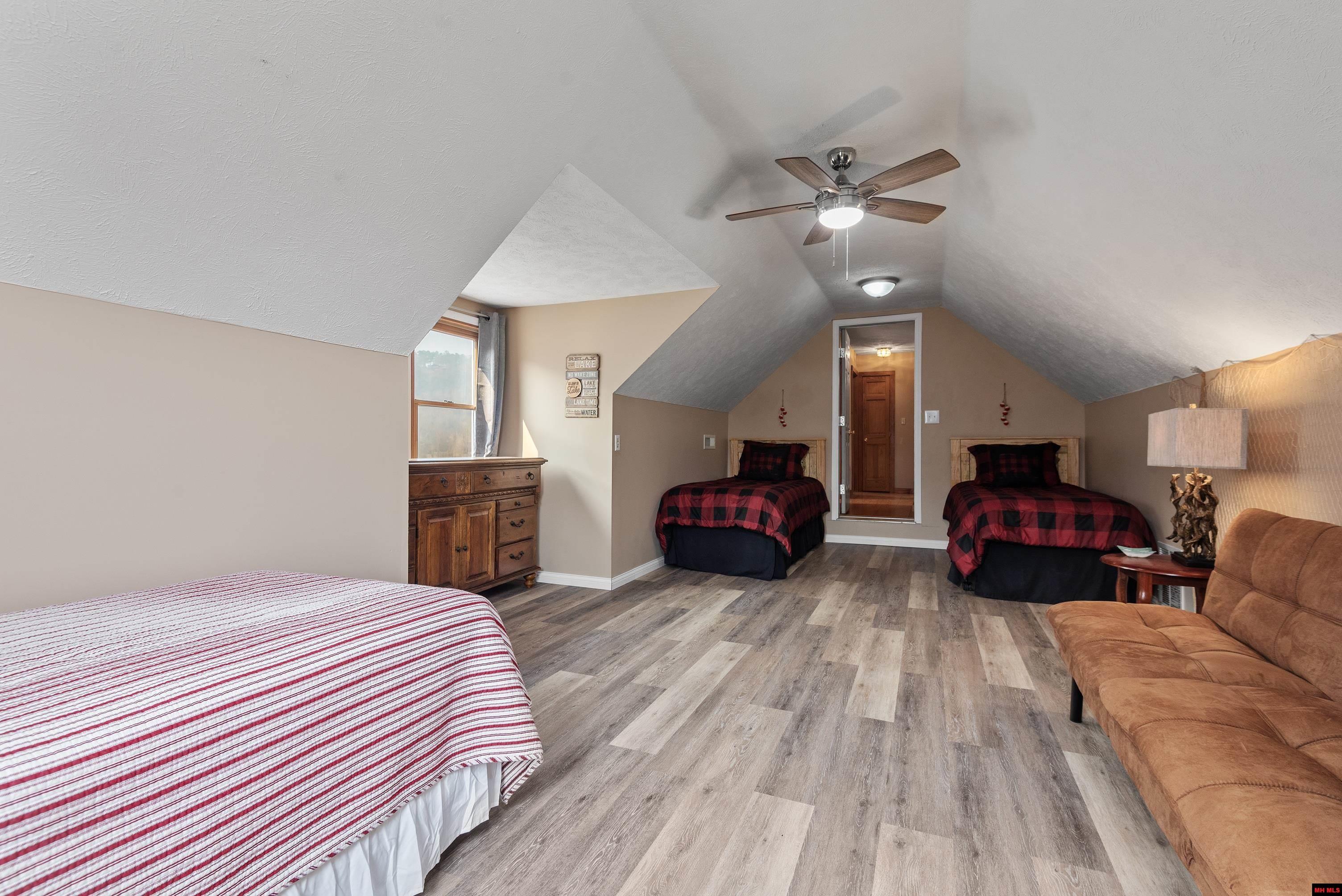 1275 Riverview Drive