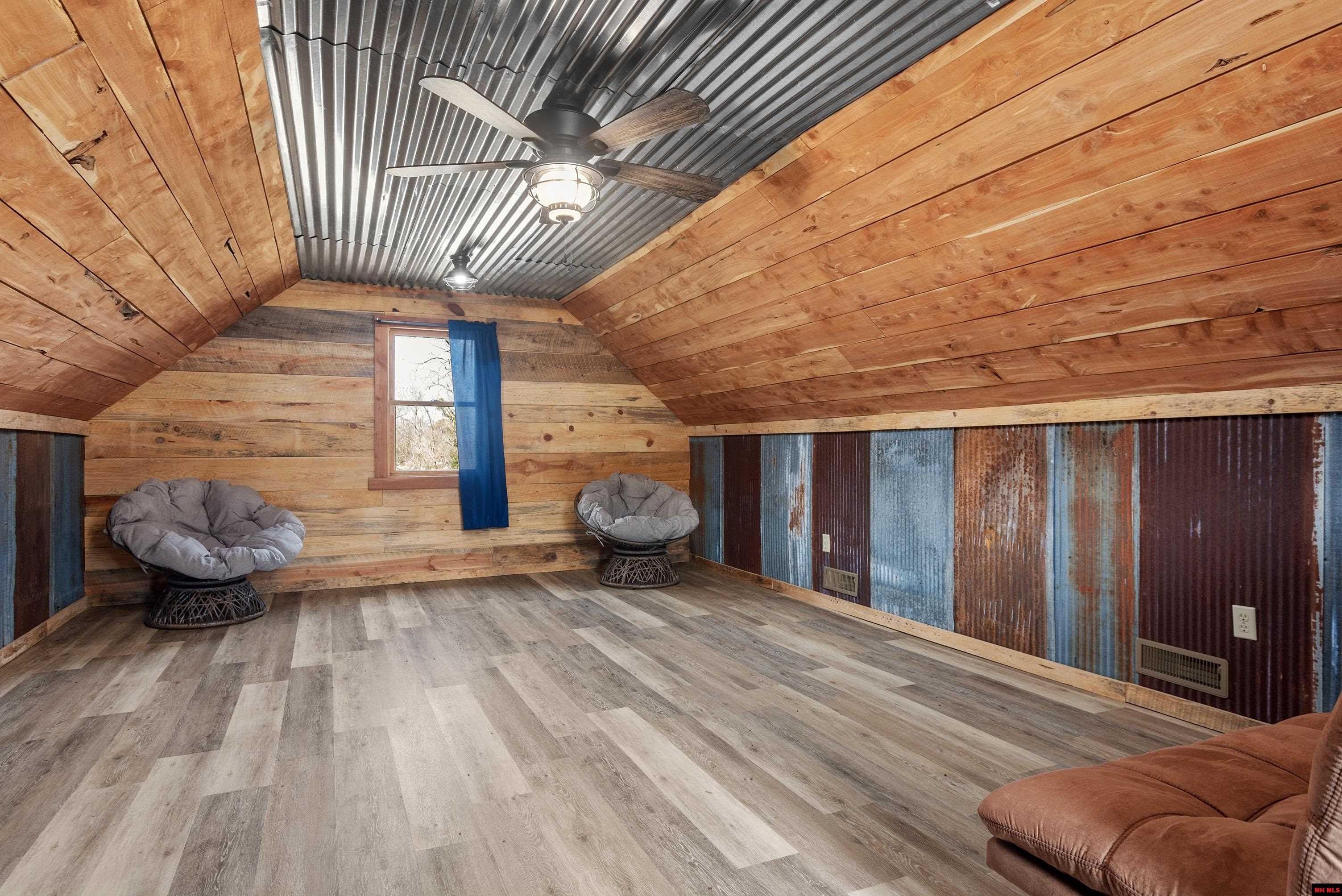 1275 Riverview Drive