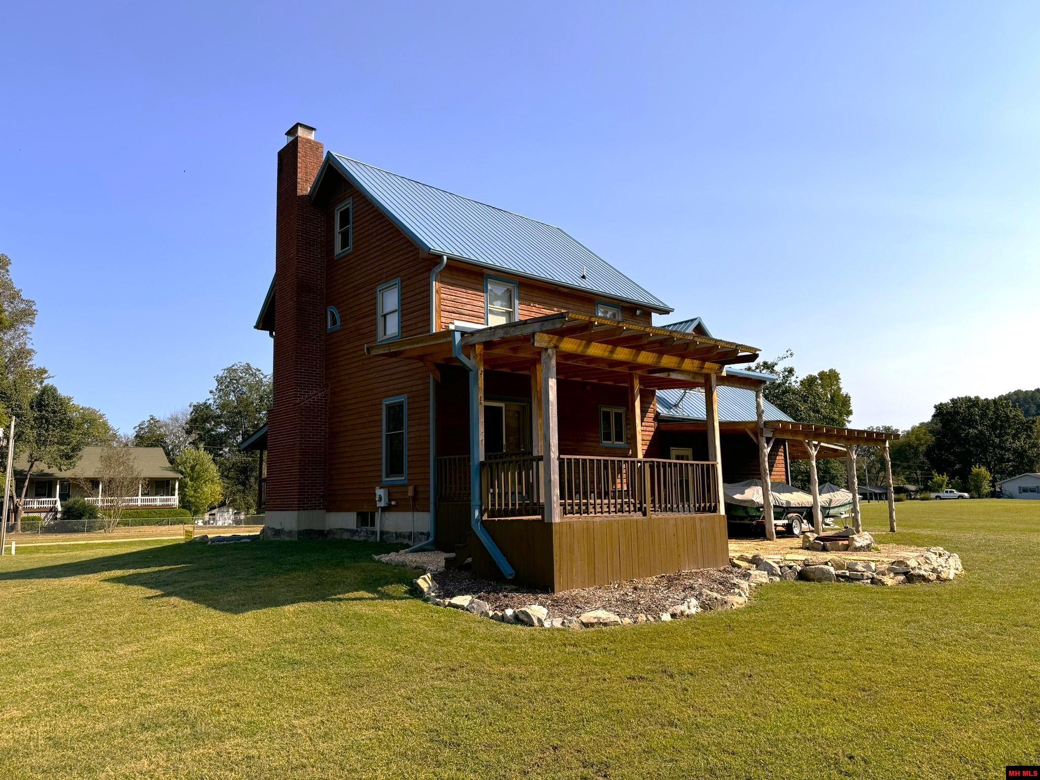 1275 Riverview Drive