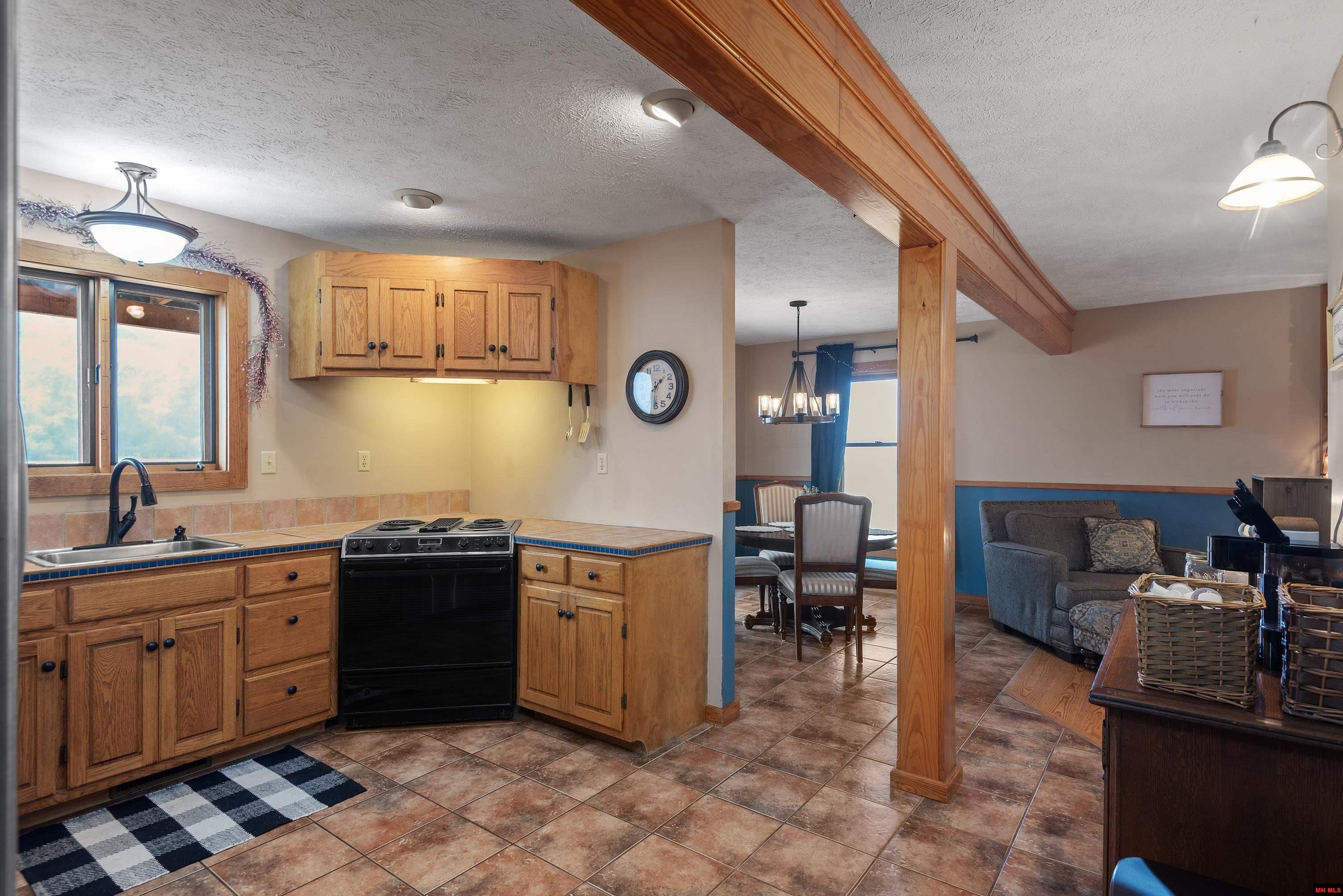 1275 Riverview Drive