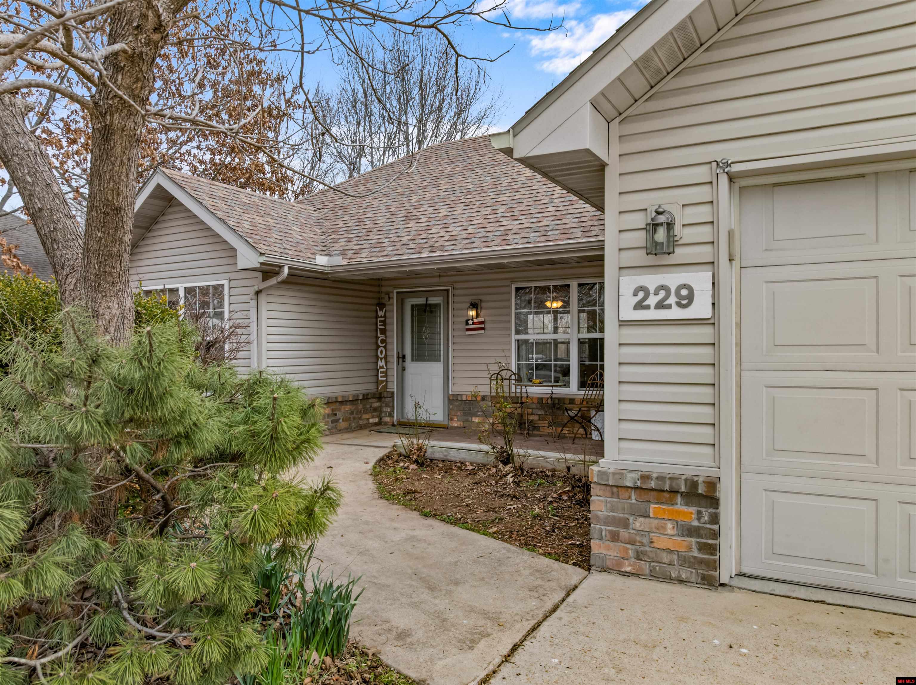 229 S Johnson Street