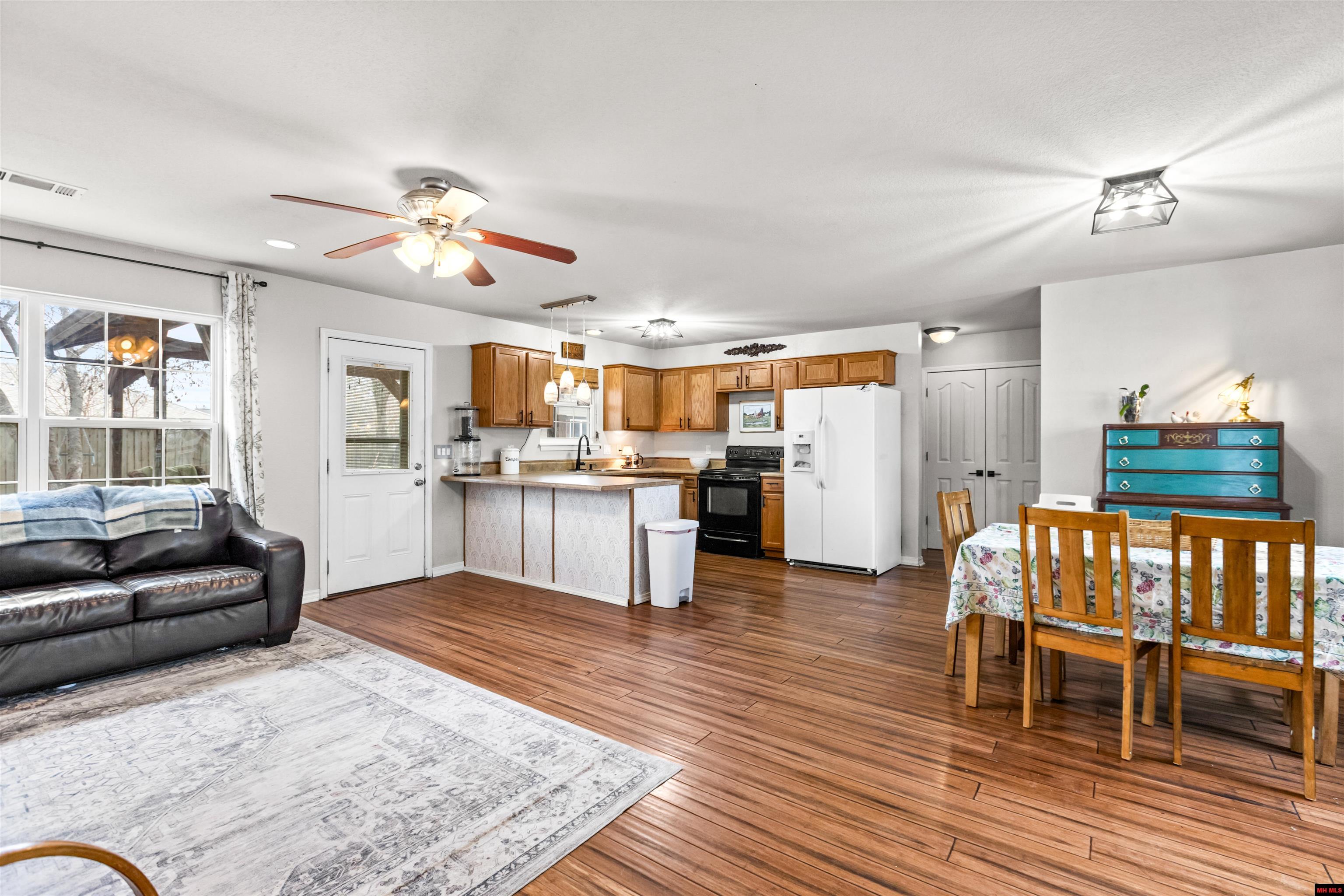 229 S Johnson Street