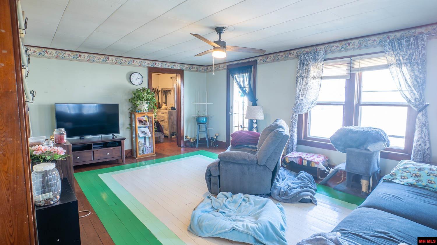 302 VINE STREET Alton, MO