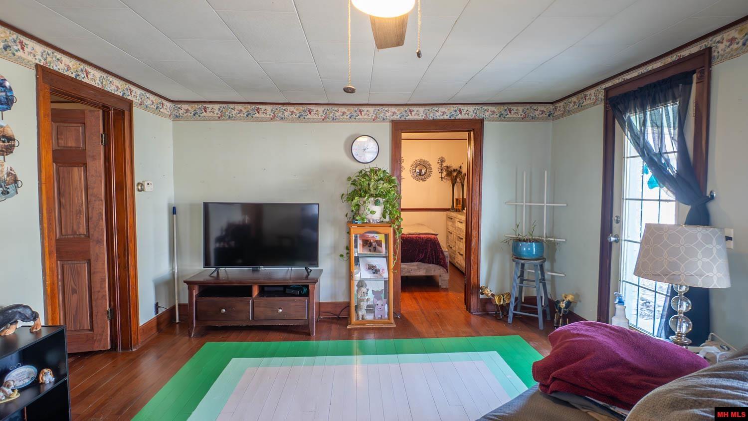 302 VINE STREET Alton, MO