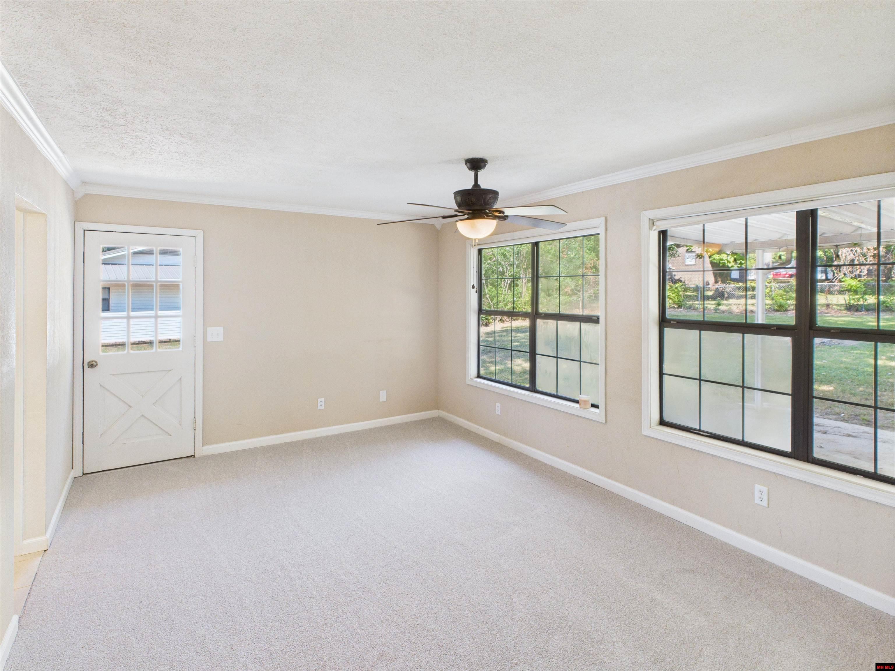 1138 Meadowcrest Drive