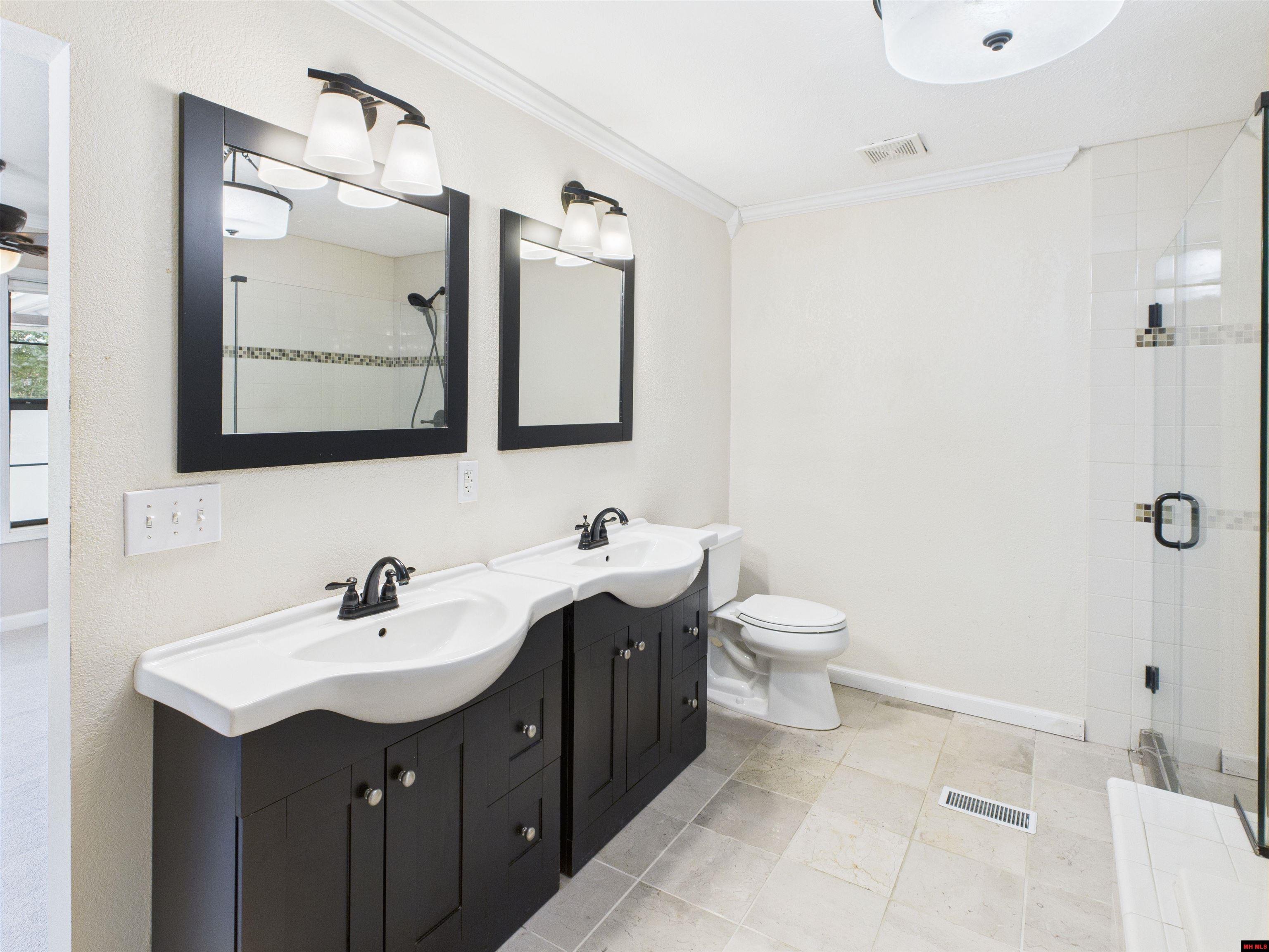 1138 Meadowcrest Drive