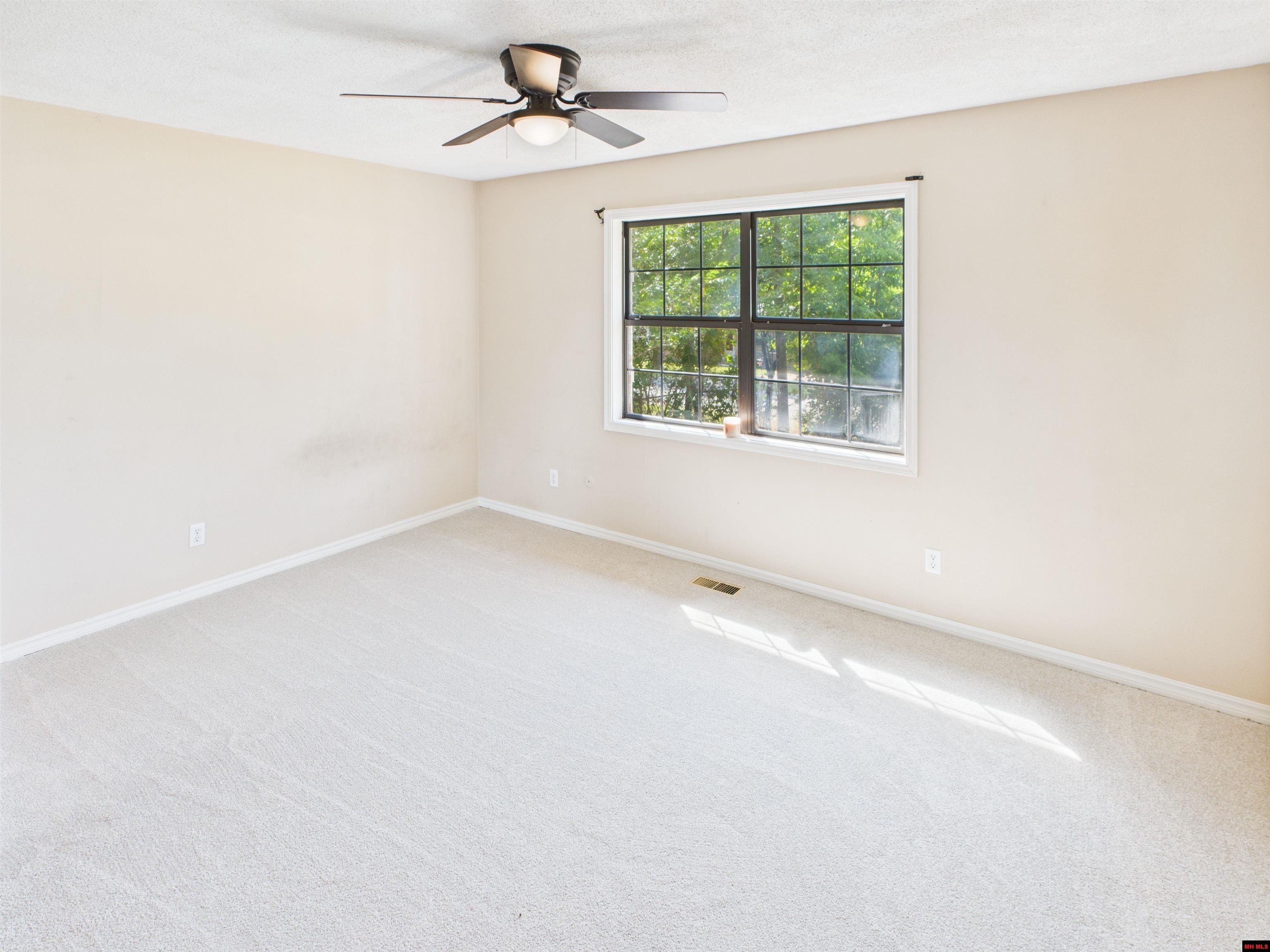 1138 Meadowcrest Drive