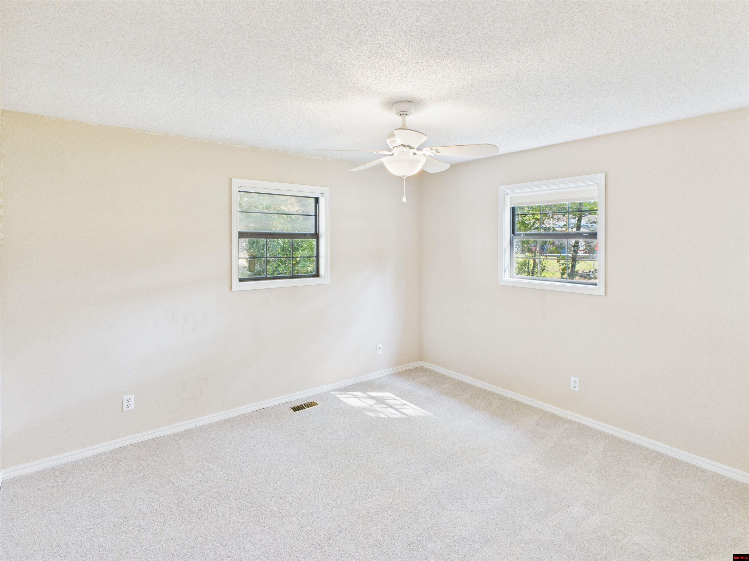 1138 Meadowcrest Drive