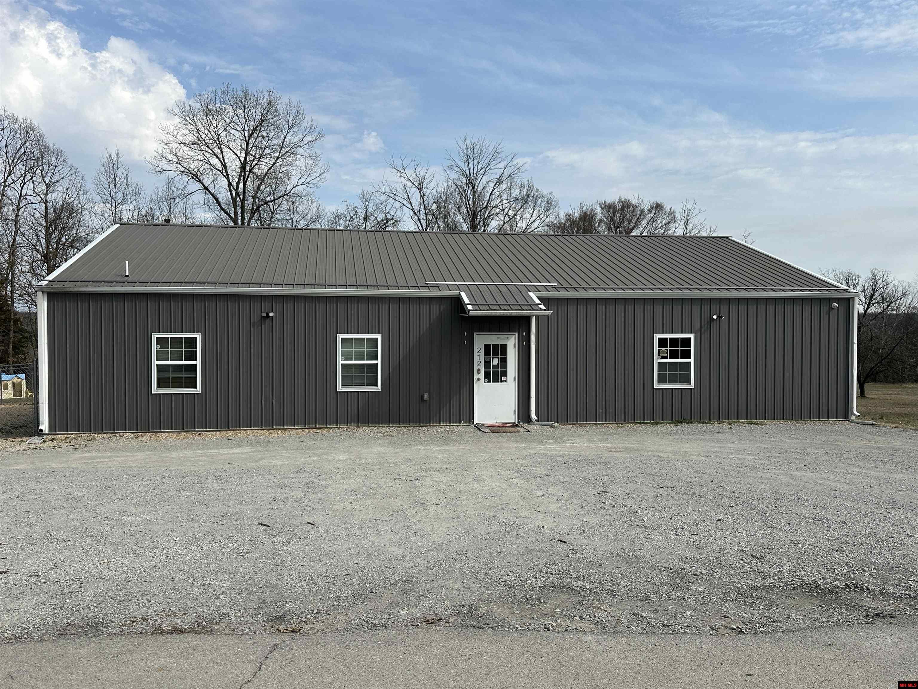 212 S CEDAR STREET Yellville, AR