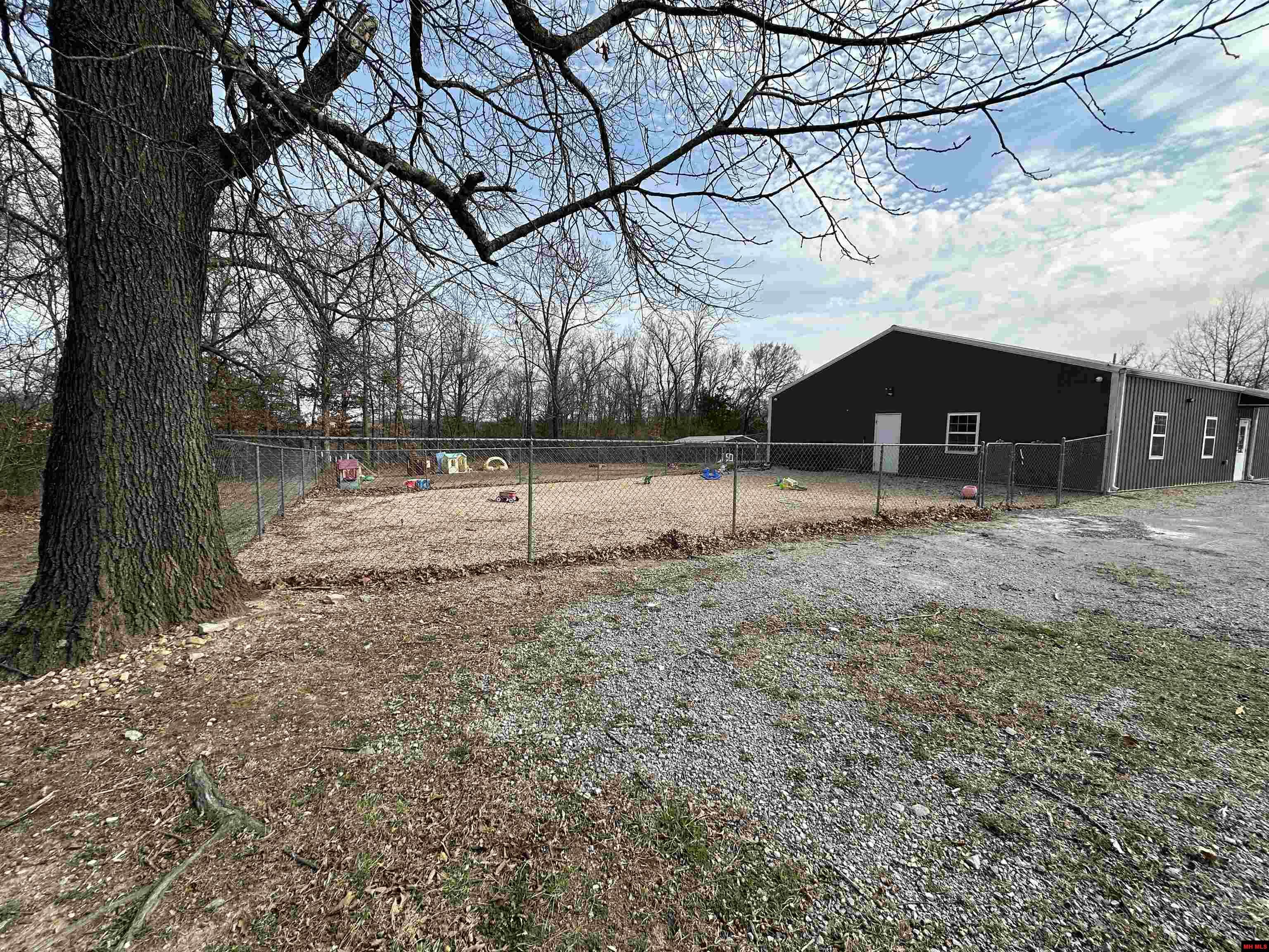 212 S CEDAR STREET Yellville, AR