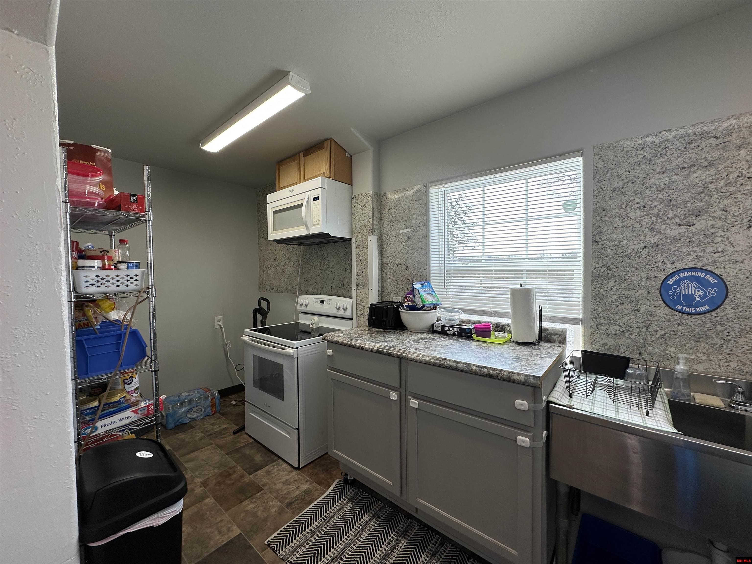 212 S CEDAR STREET Yellville, AR