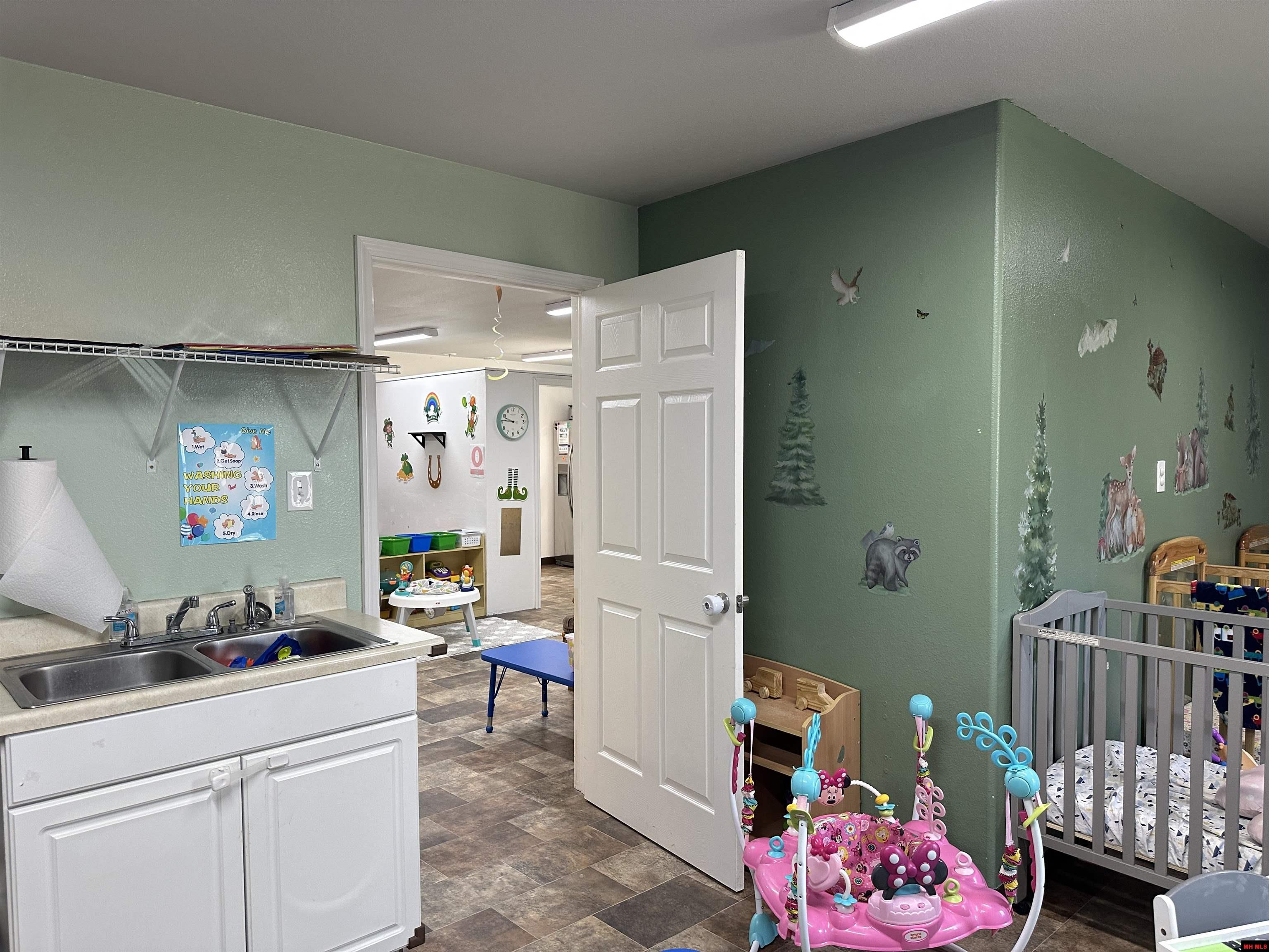 212 S CEDAR STREET Yellville, AR