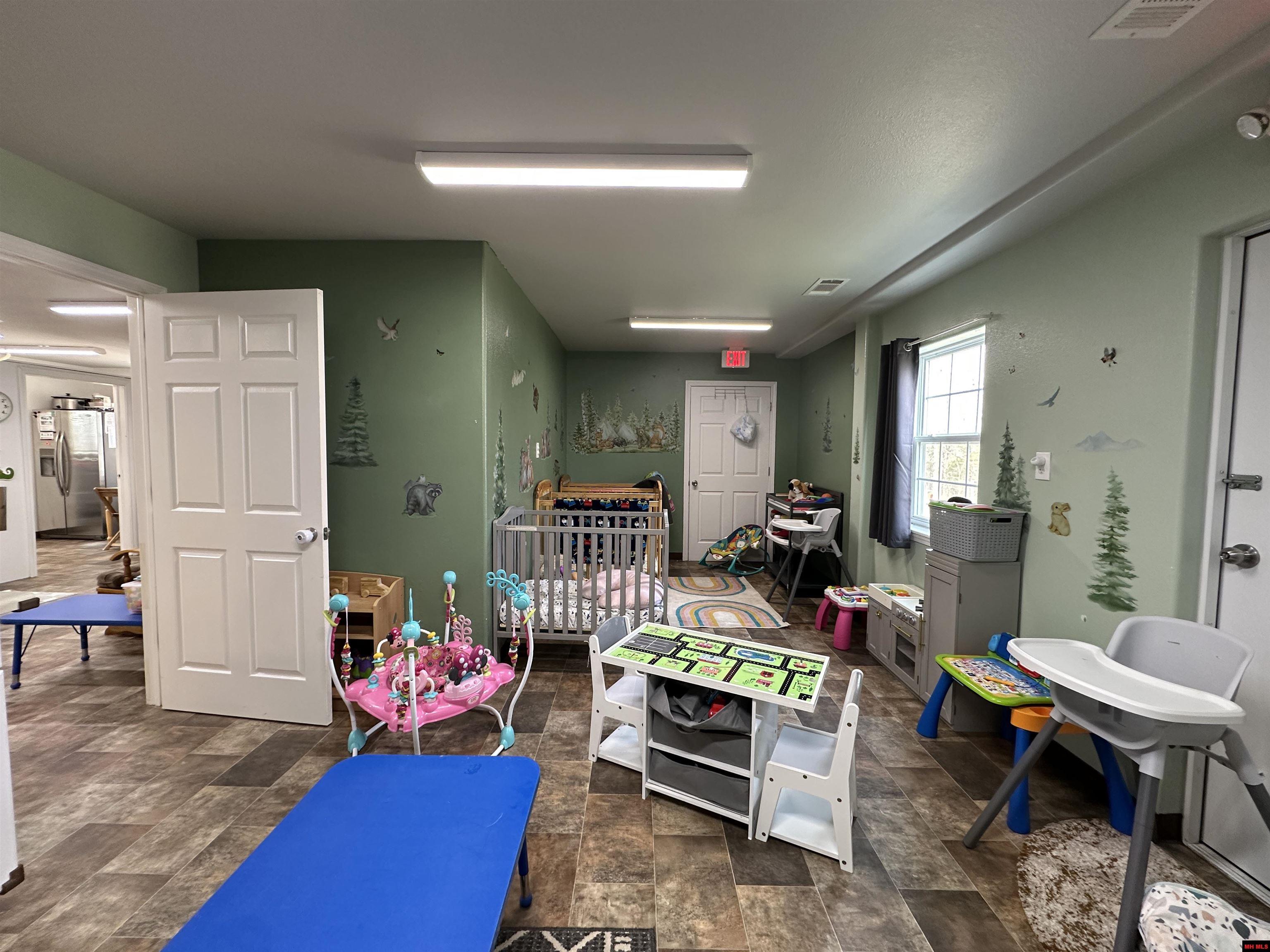 212 S CEDAR STREET Yellville, AR