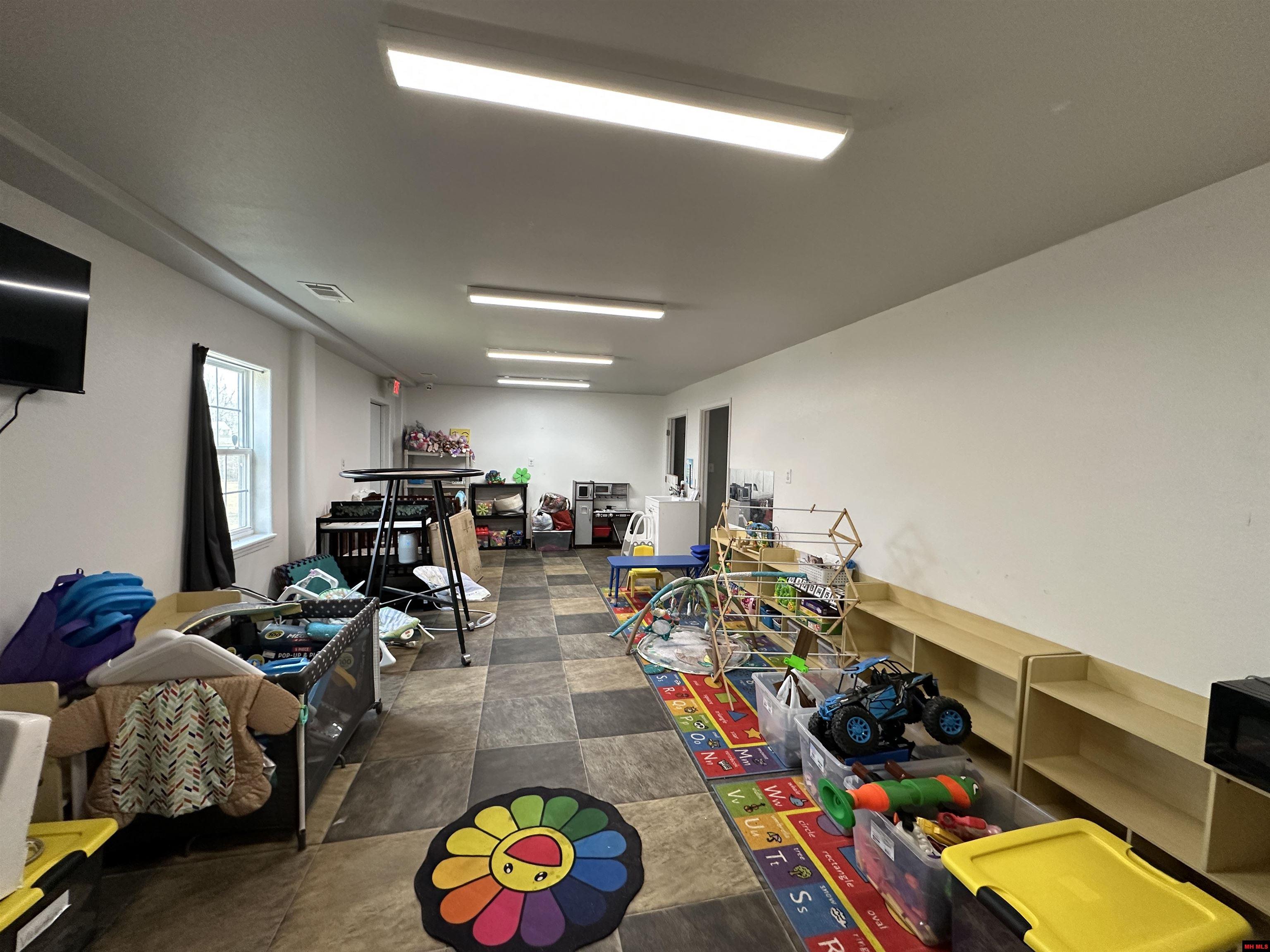 212 S CEDAR STREET Yellville, AR