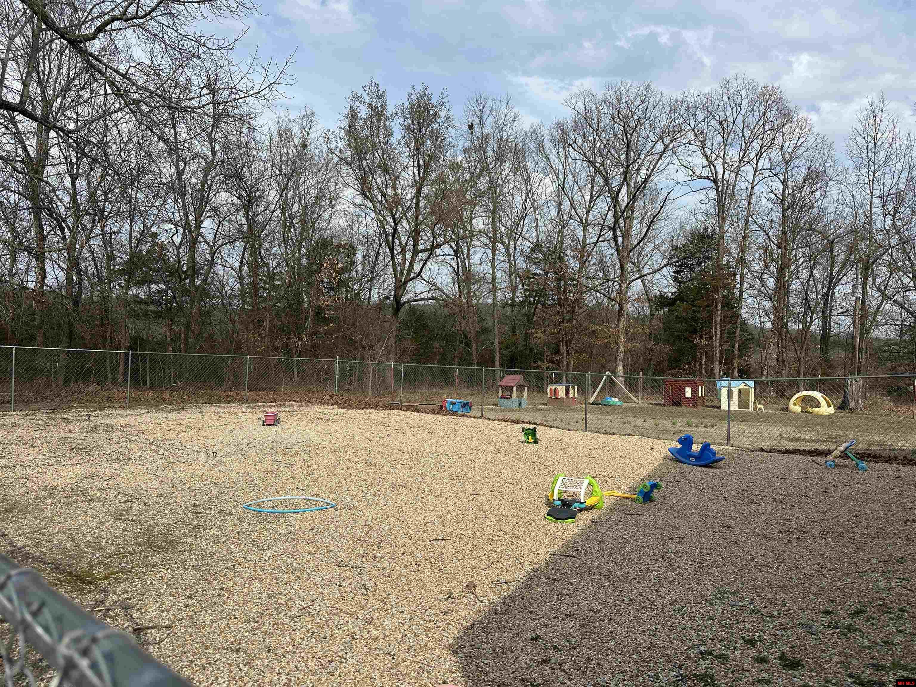 212 S CEDAR STREET Yellville, AR