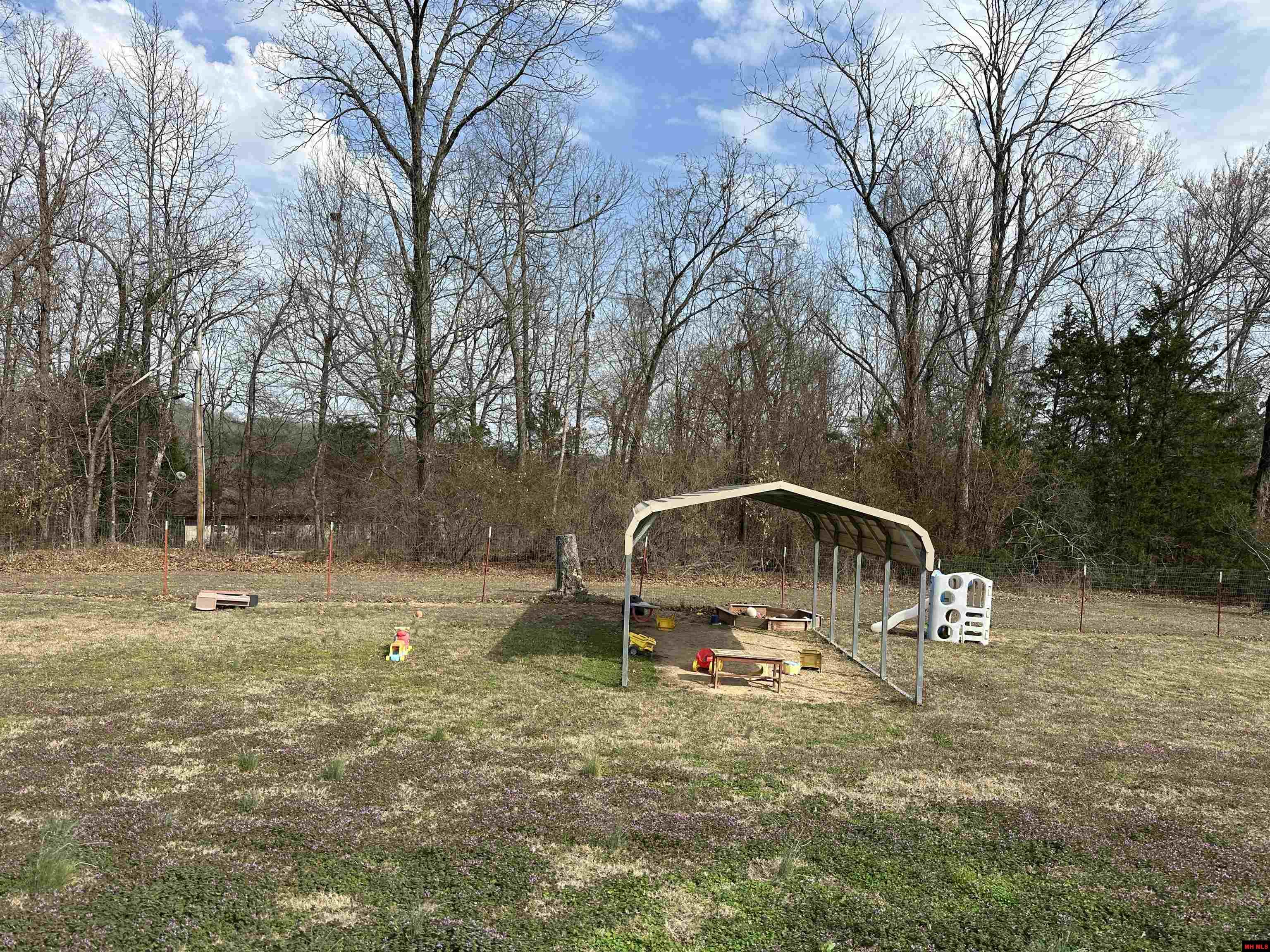 212 S CEDAR STREET Yellville, AR