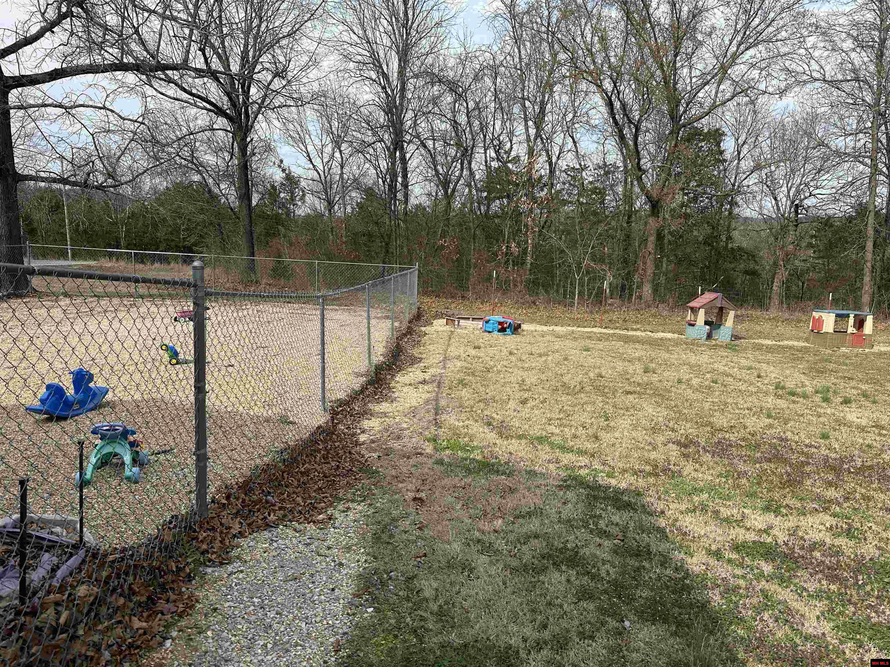 212 S CEDAR STREET Yellville, AR