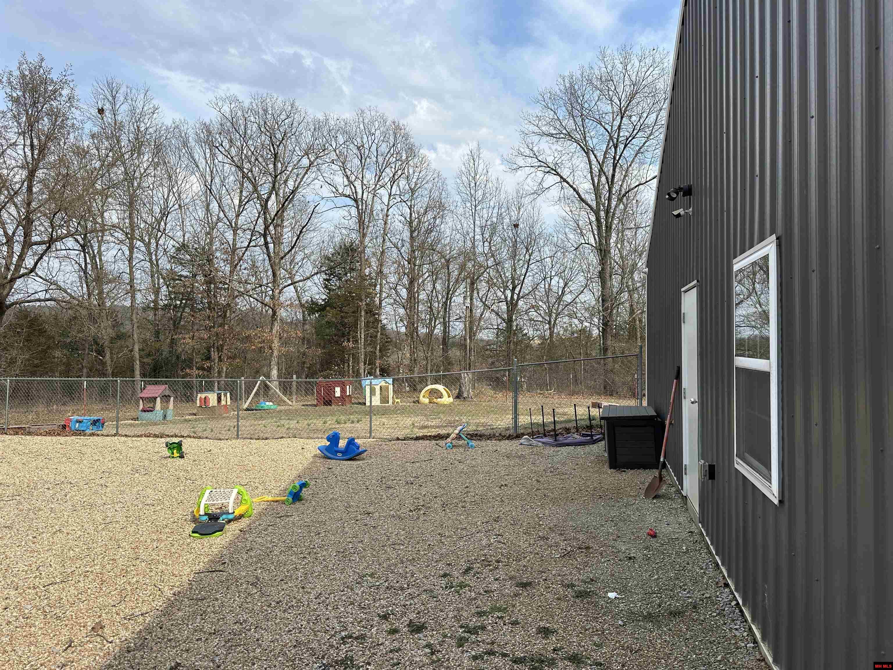 212 S CEDAR STREET Yellville, AR