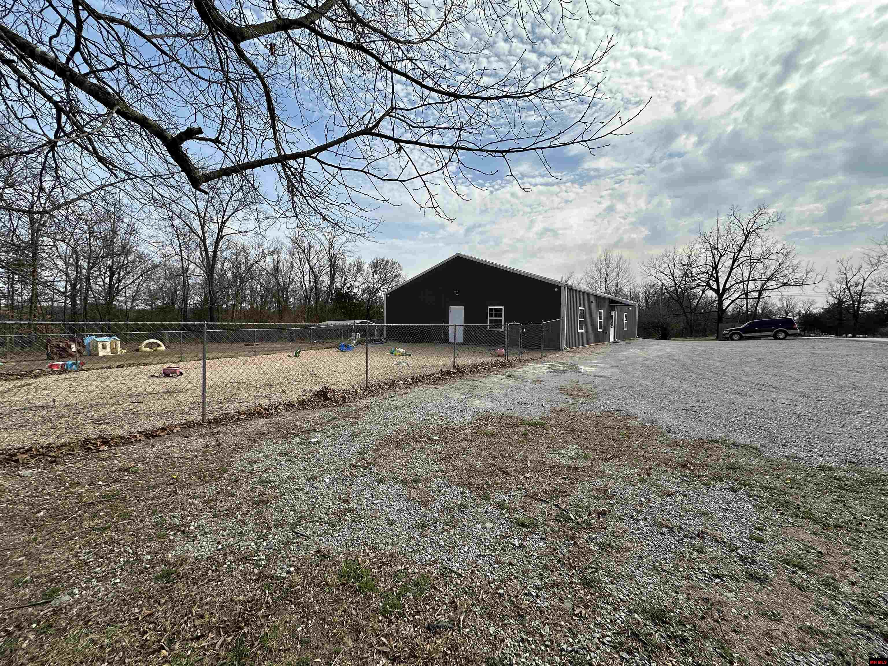 212 S CEDAR STREET Yellville, AR