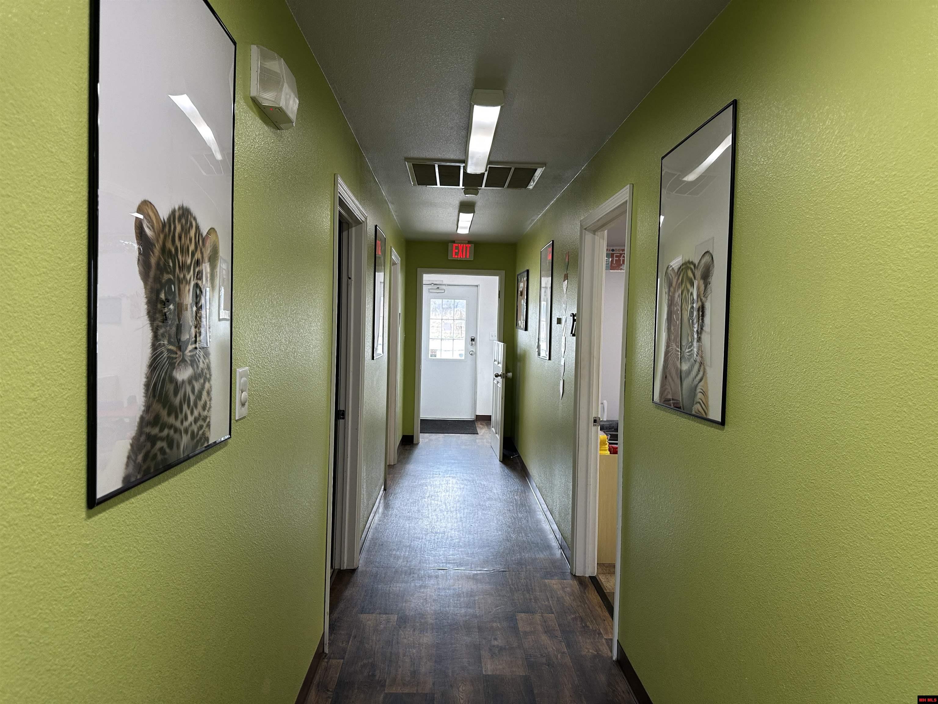 212 S CEDAR STREET Yellville, AR